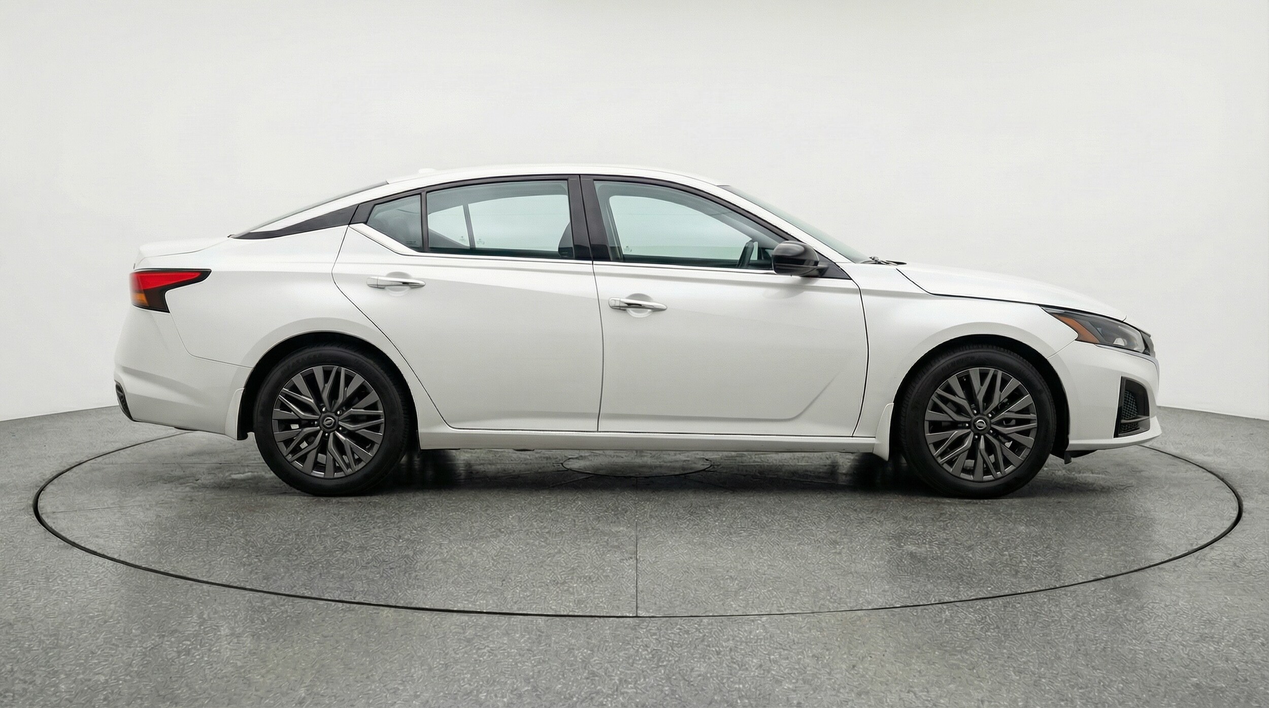 Thumbnail: 2025 Nissan Altima - 8