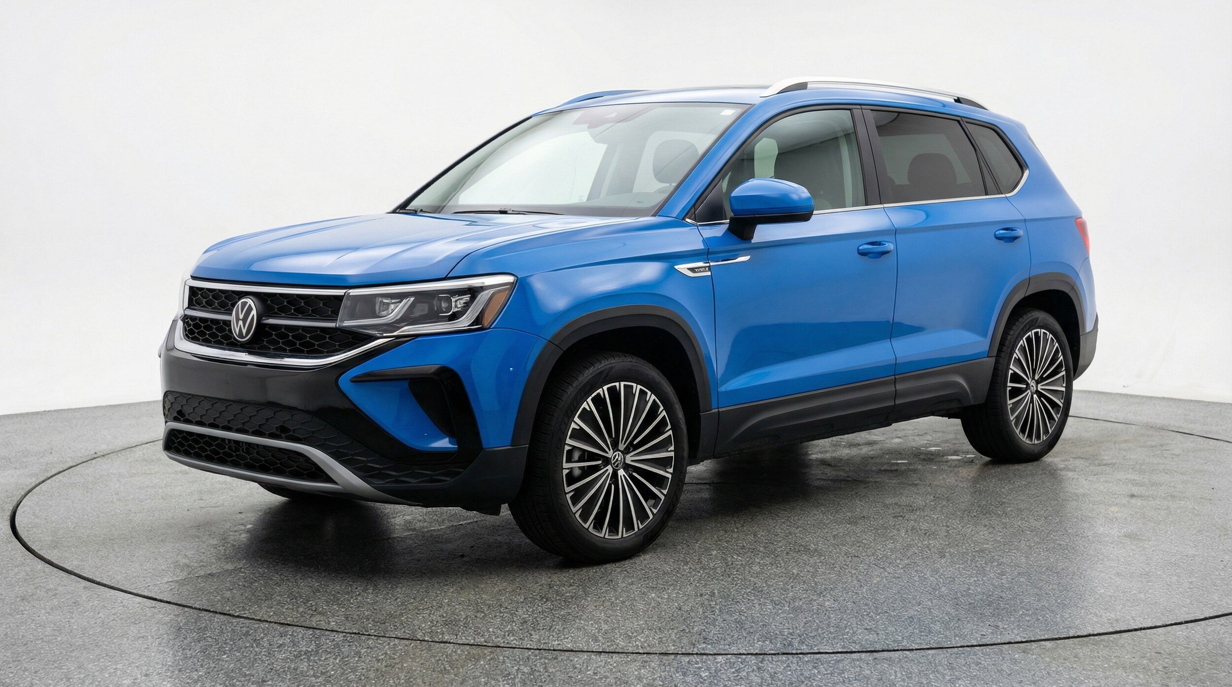 Thumbnail: 2025 Volkswagen Taos - 3