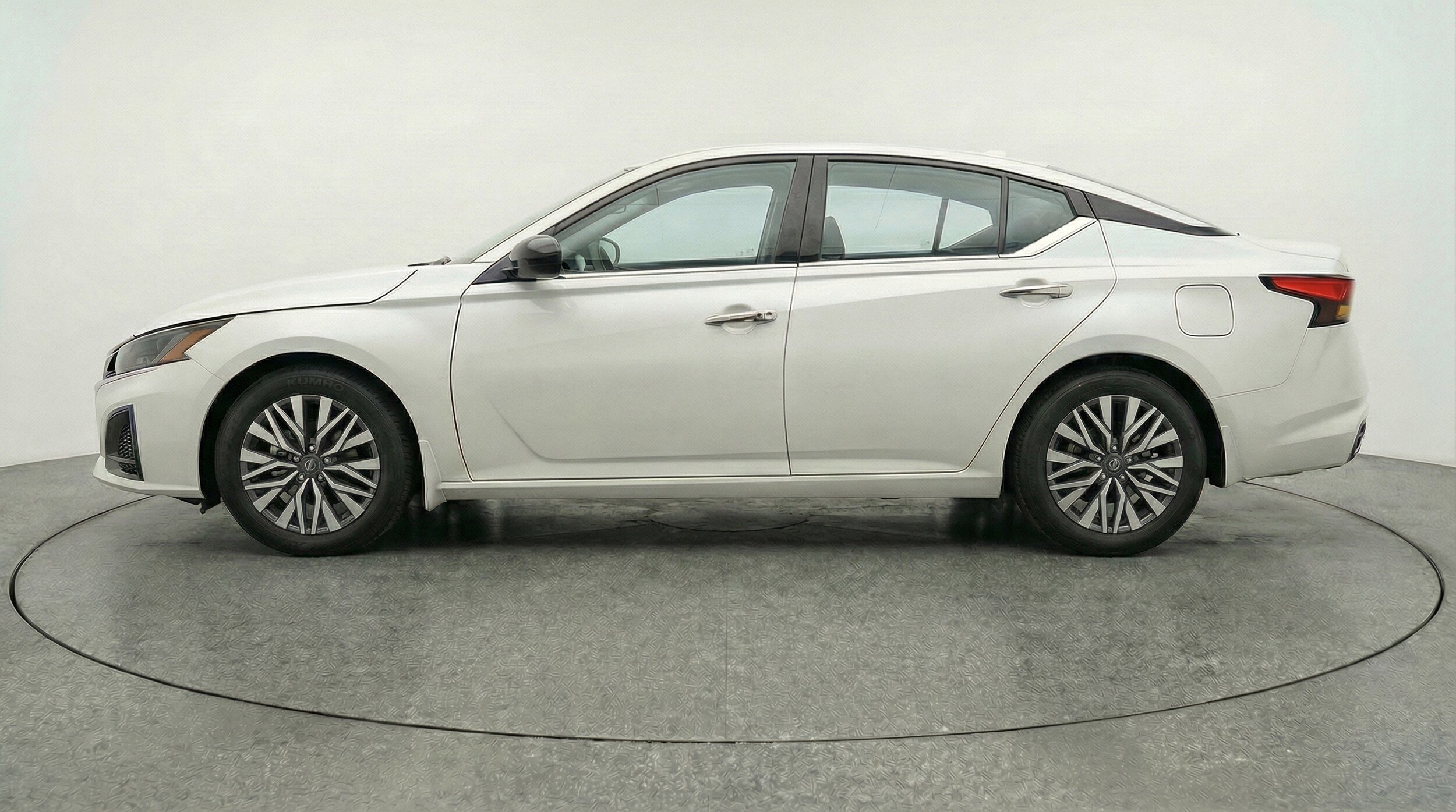 Thumbnail: 2025 Nissan Altima - 5