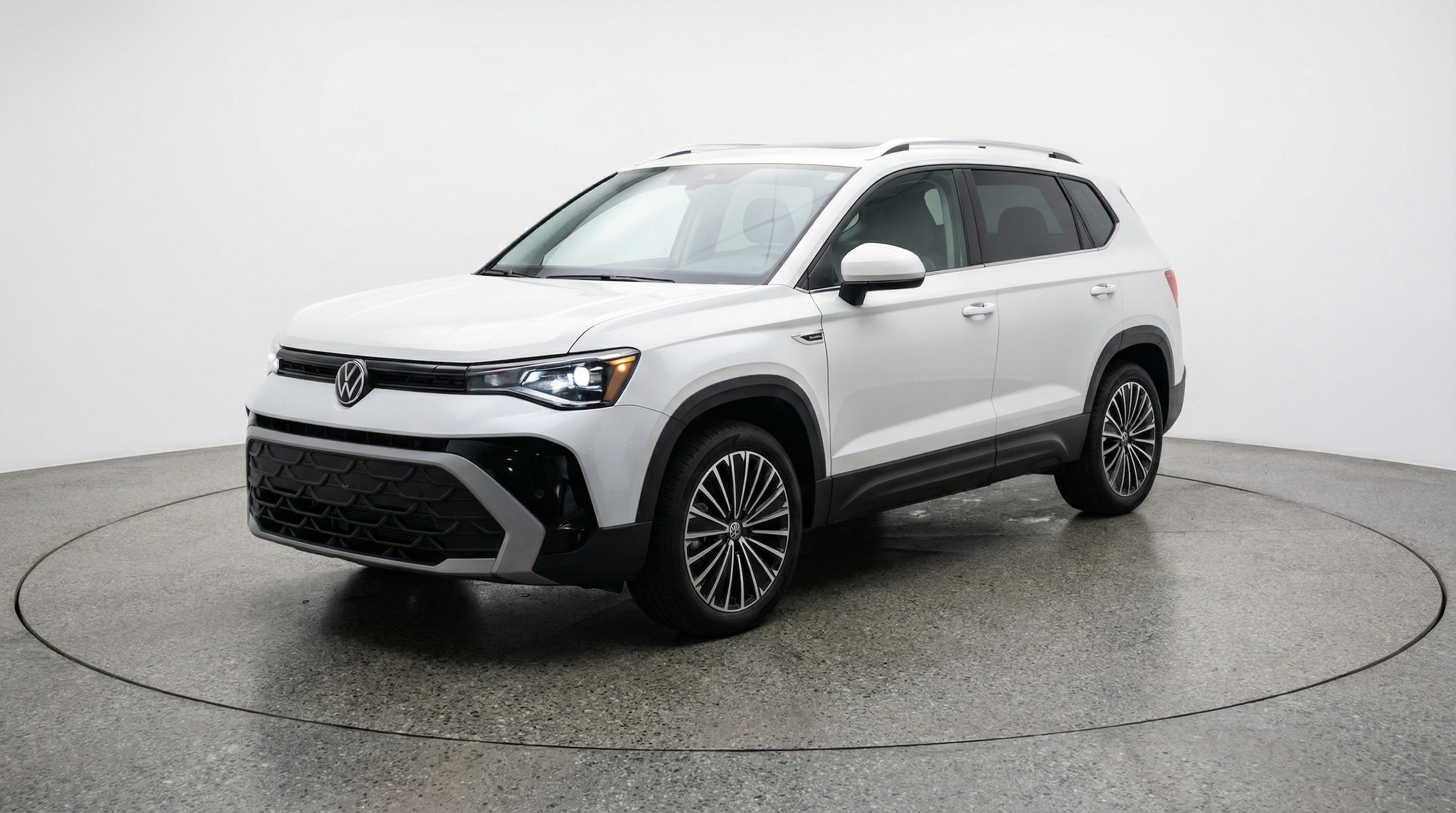 Thumbnail: 2025 Volkswagen Taos - 3