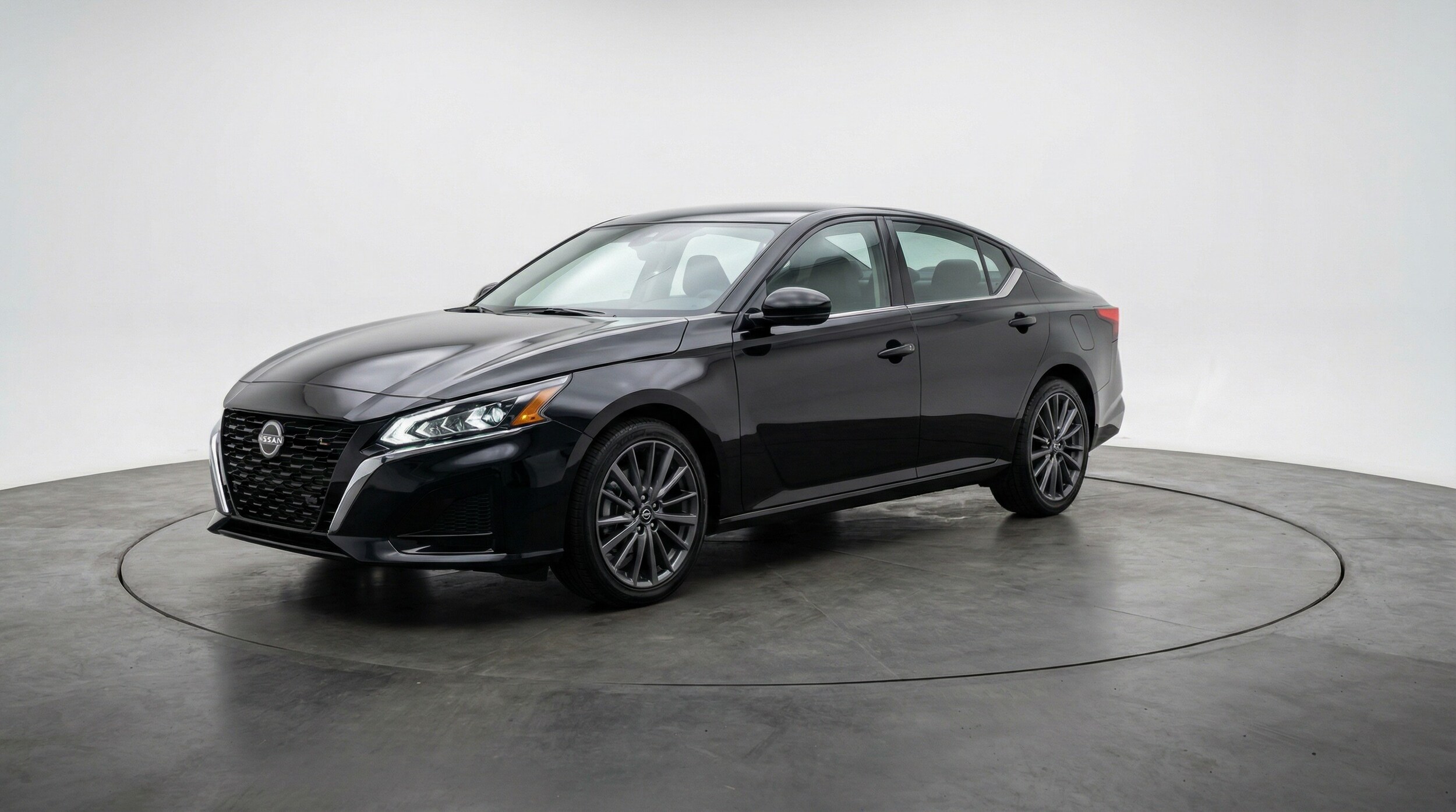 Thumbnail: 2025 Nissan Altima - 3