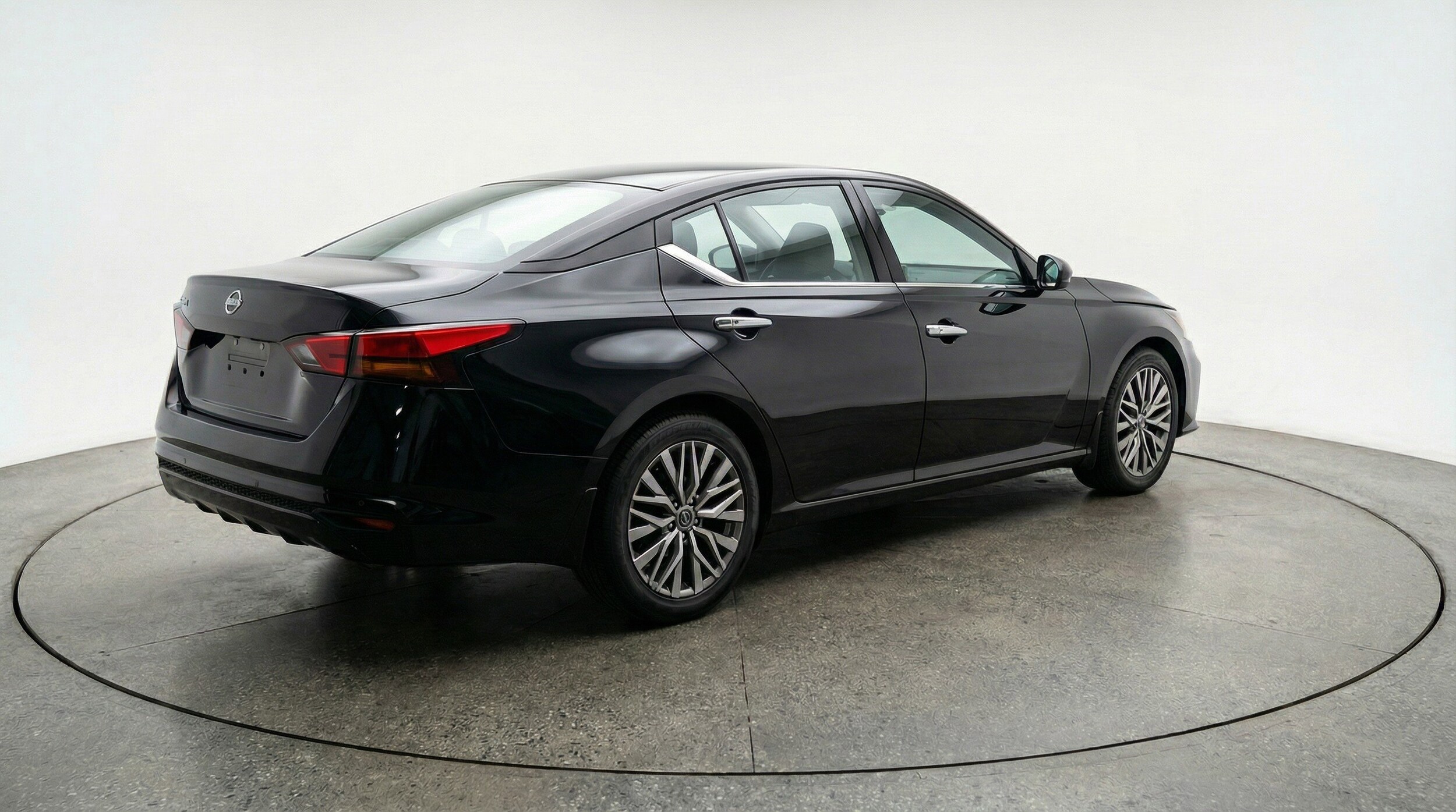 Thumbnail: 2025 Nissan Altima - 9