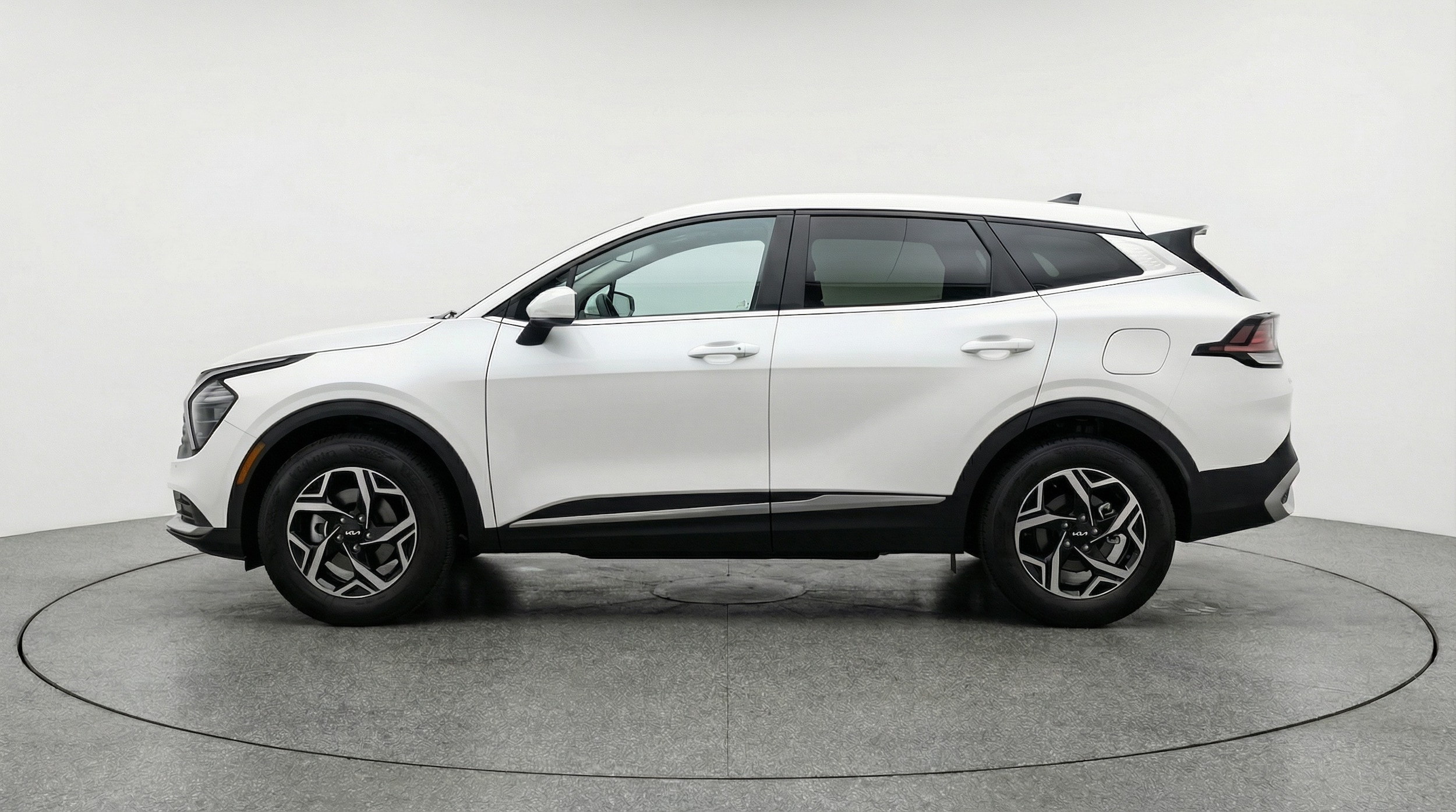 Thumbnail: 2025 Kia Sportage - 4