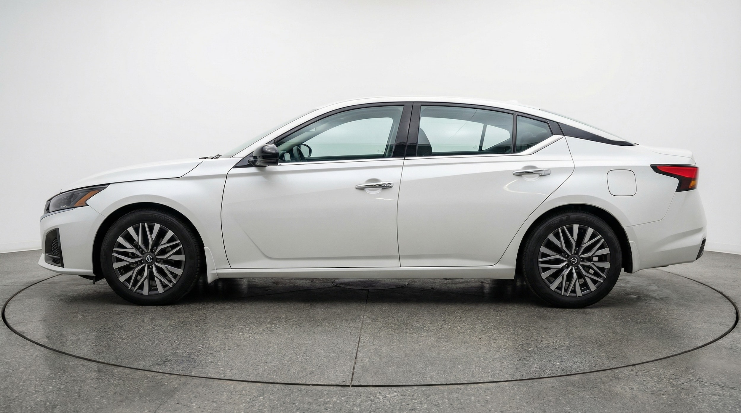 Thumbnail: 2025 Nissan Altima - 4