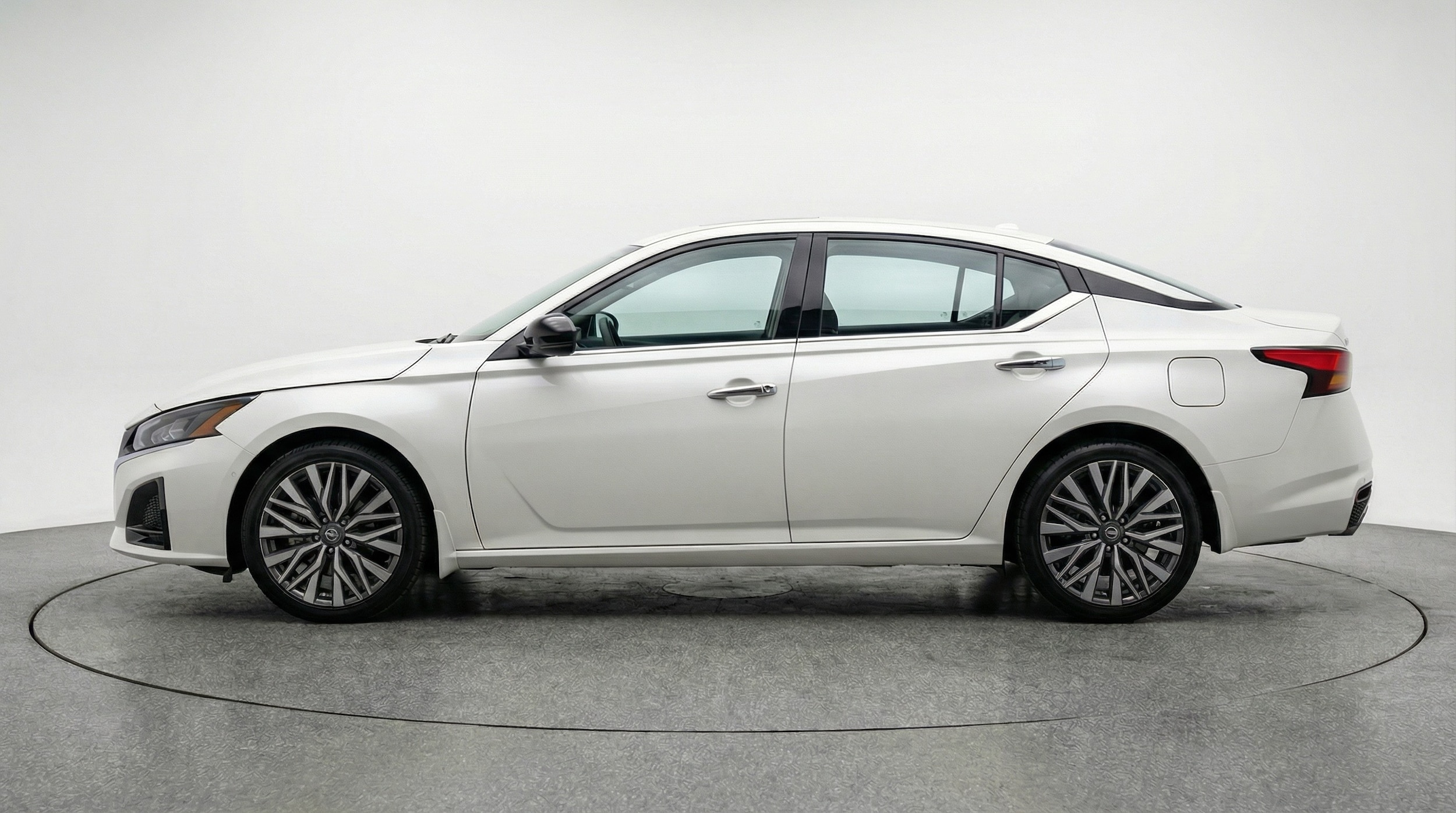 Thumbnail: 2025 Nissan Altima - 4