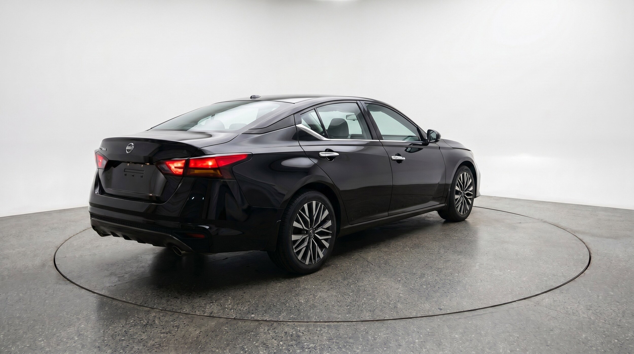 Thumbnail: 2025 Nissan Altima - 9