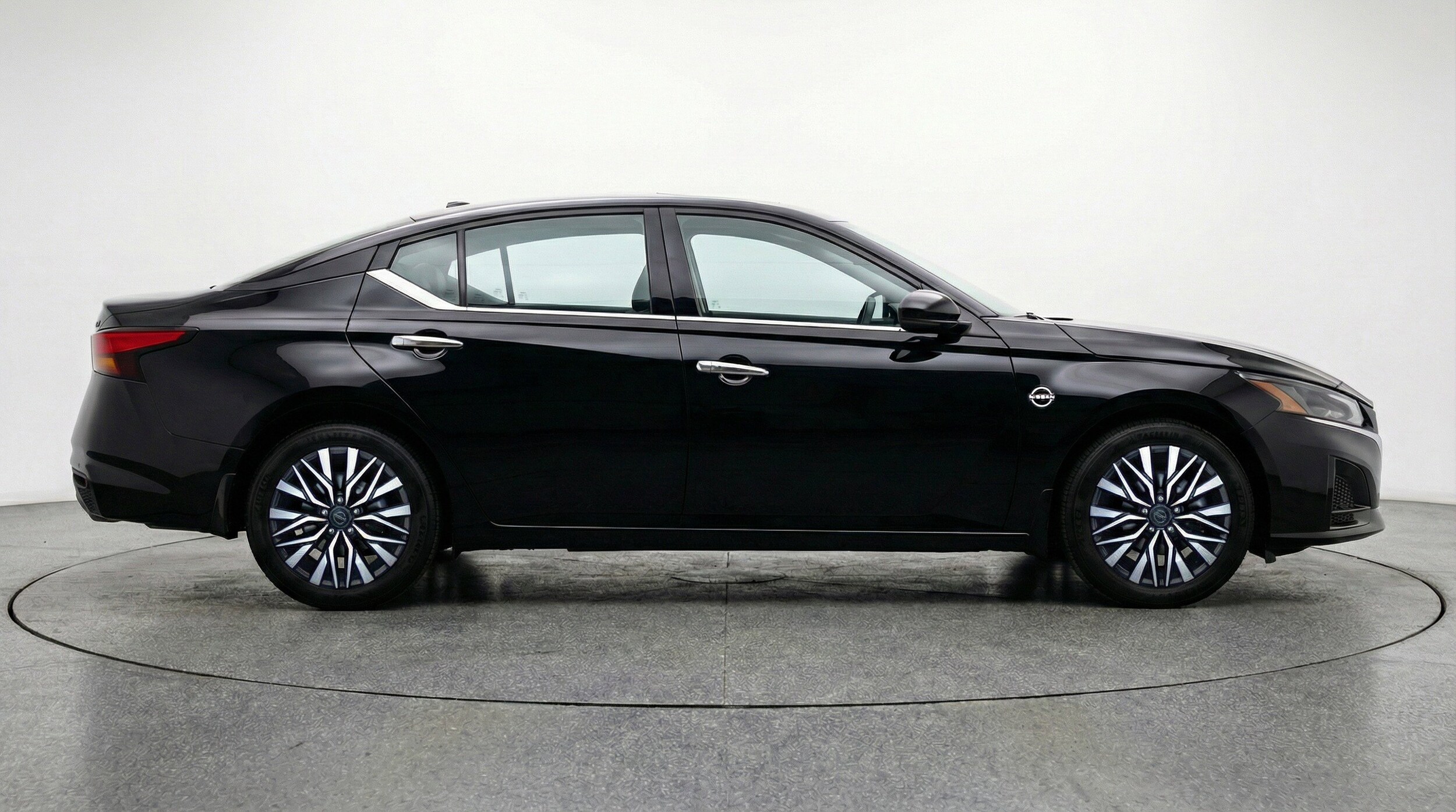 Thumbnail: 2025 Nissan Altima - 11