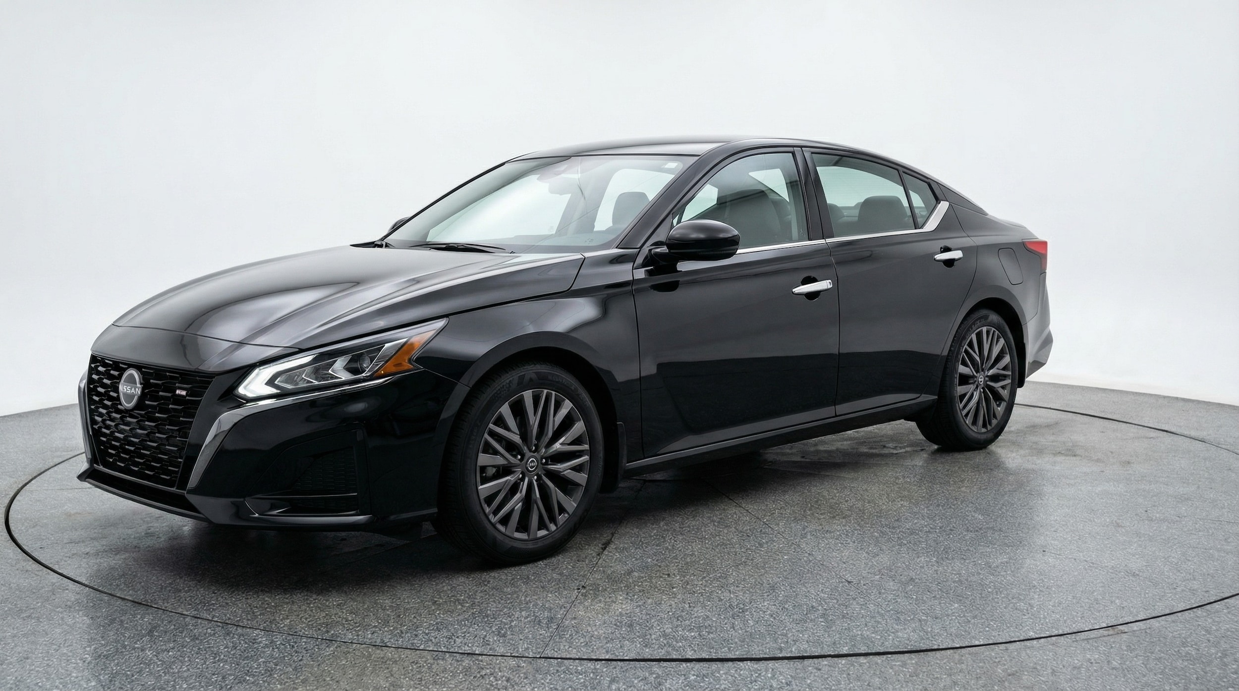 Thumbnail: 2025 Nissan Altima - 3