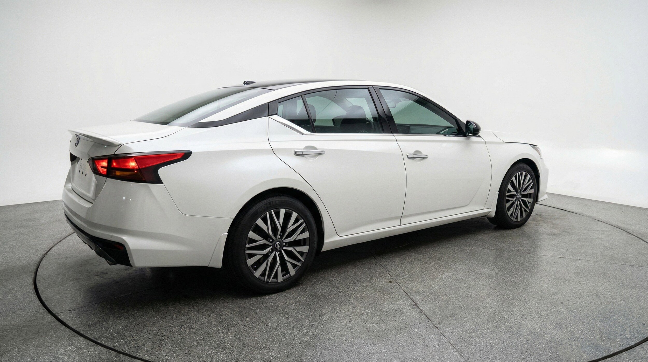 Thumbnail: 2025 Nissan Altima - 9