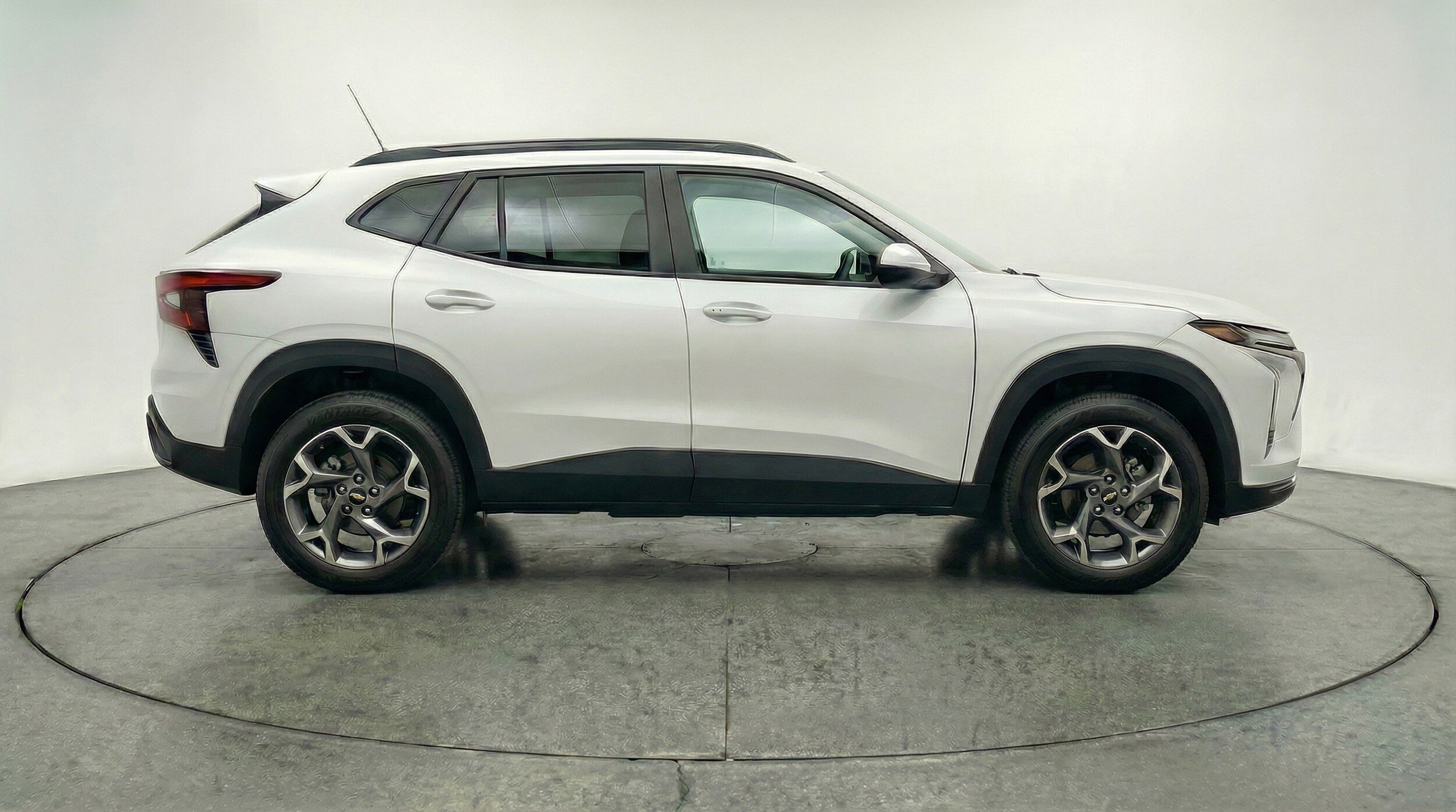 Thumbnail: 2025 Chevrolet Trax - 11