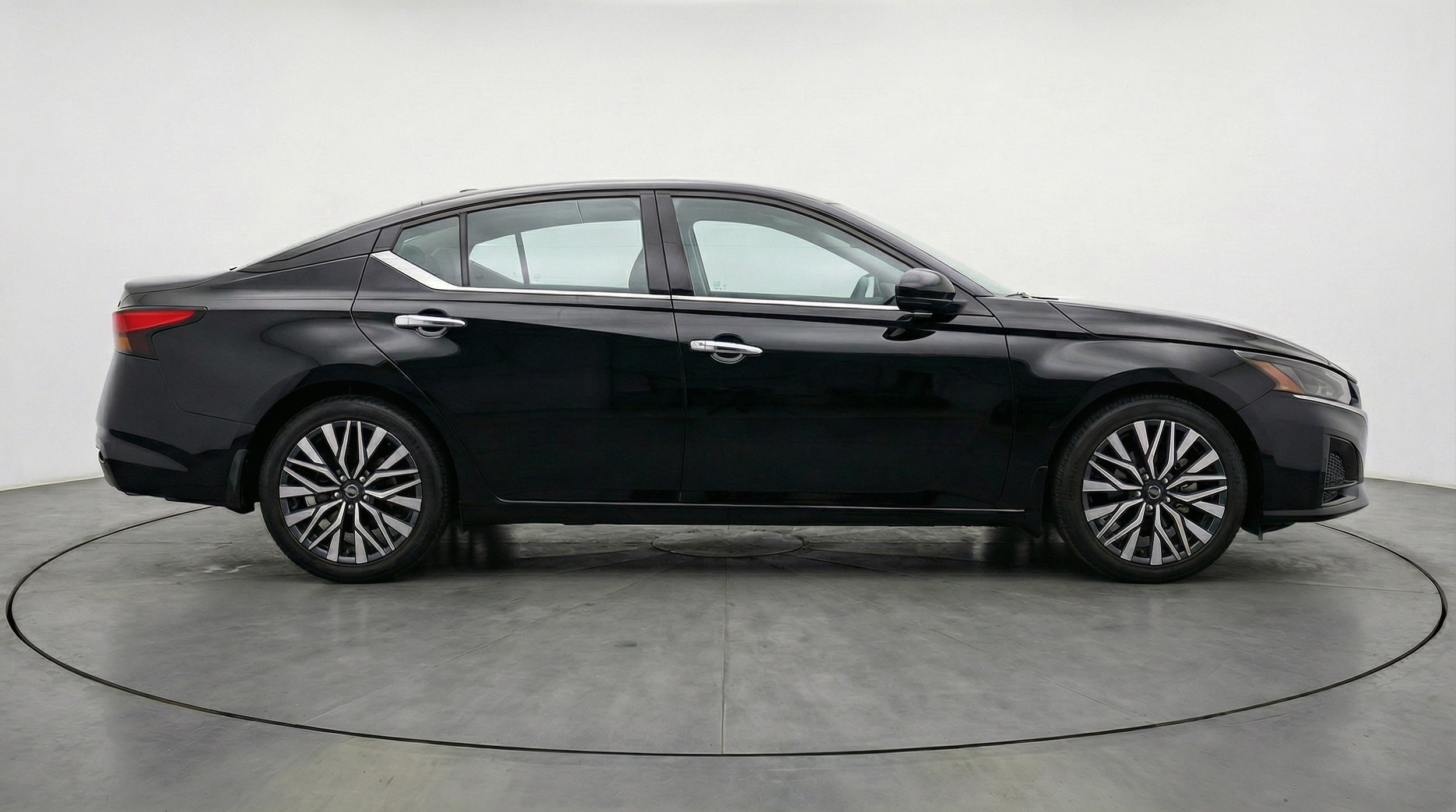 Thumbnail: 2025 Nissan Altima - 8