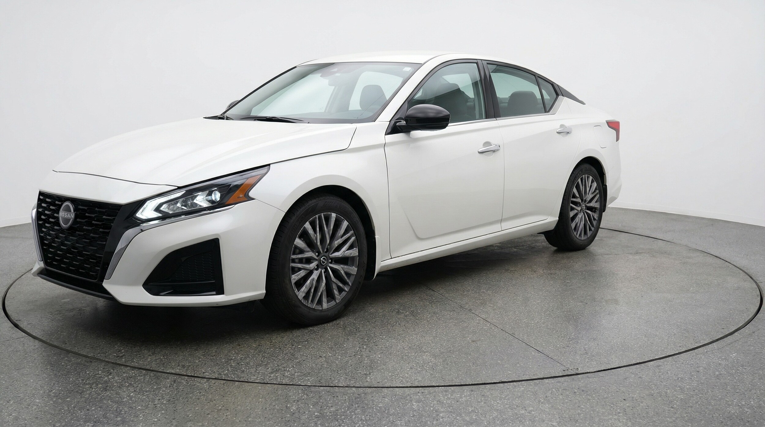 Thumbnail: 2025 Nissan Altima - 3