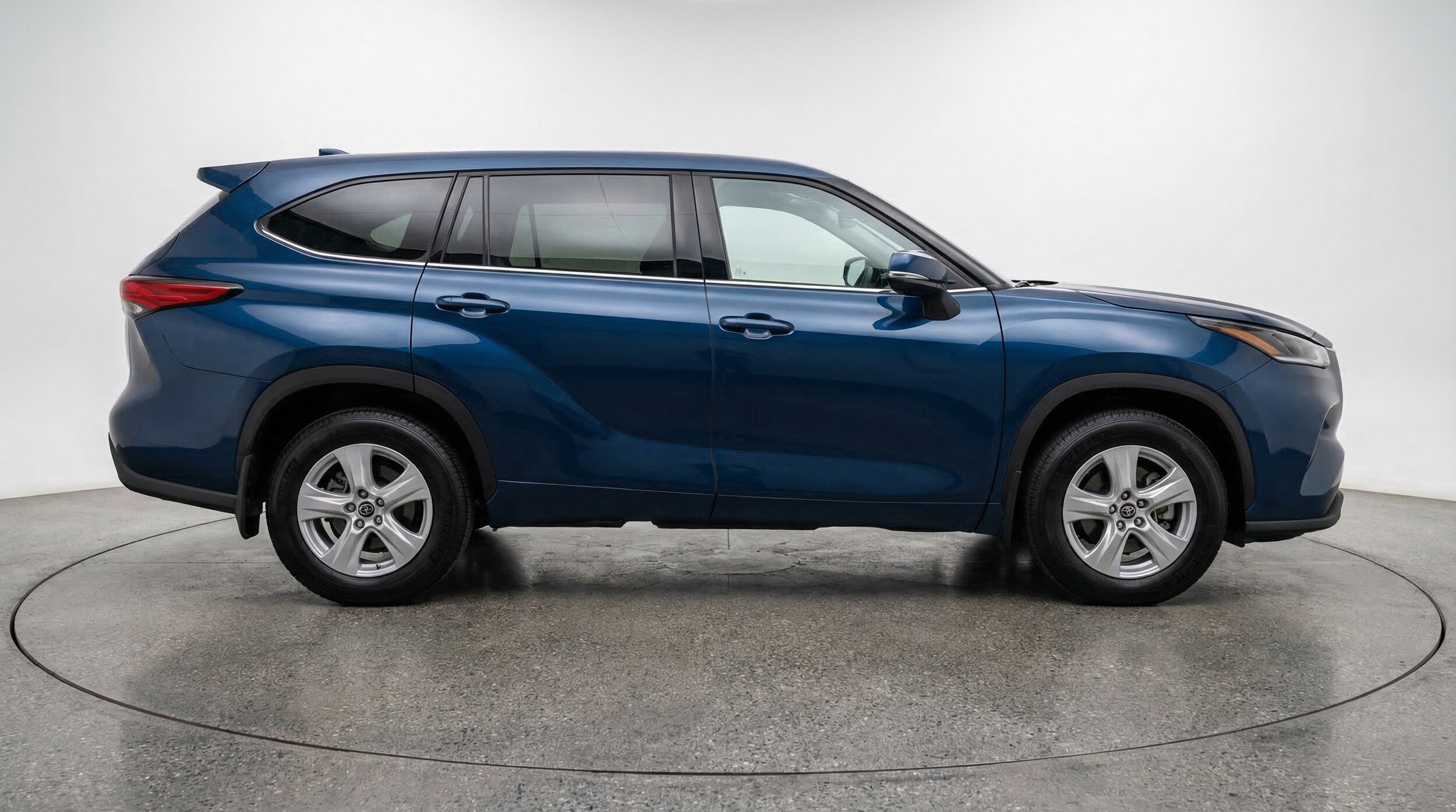 Thumbnail: 2025 Toyota Highlander - 11