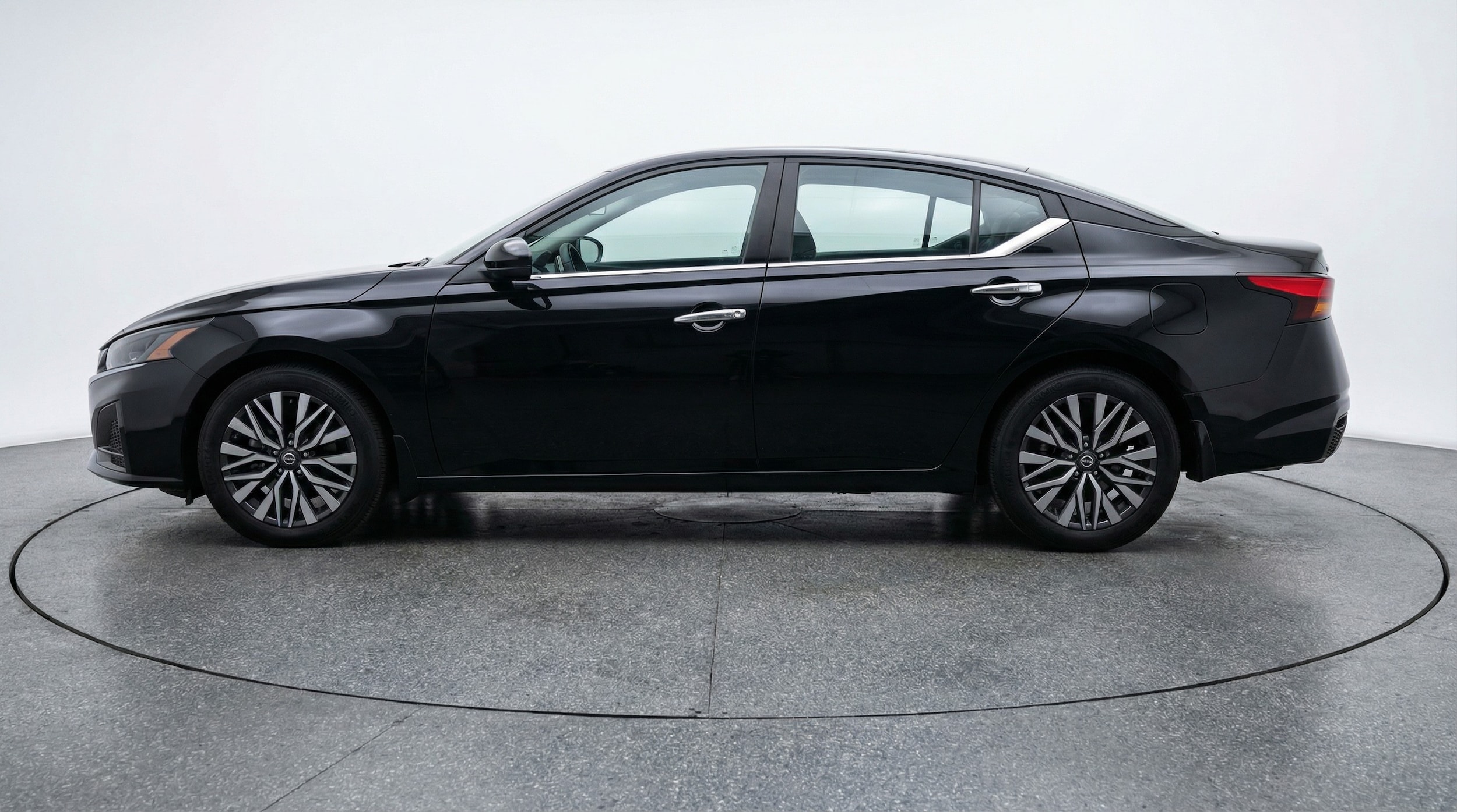 Thumbnail: 2025 Nissan Altima - 4