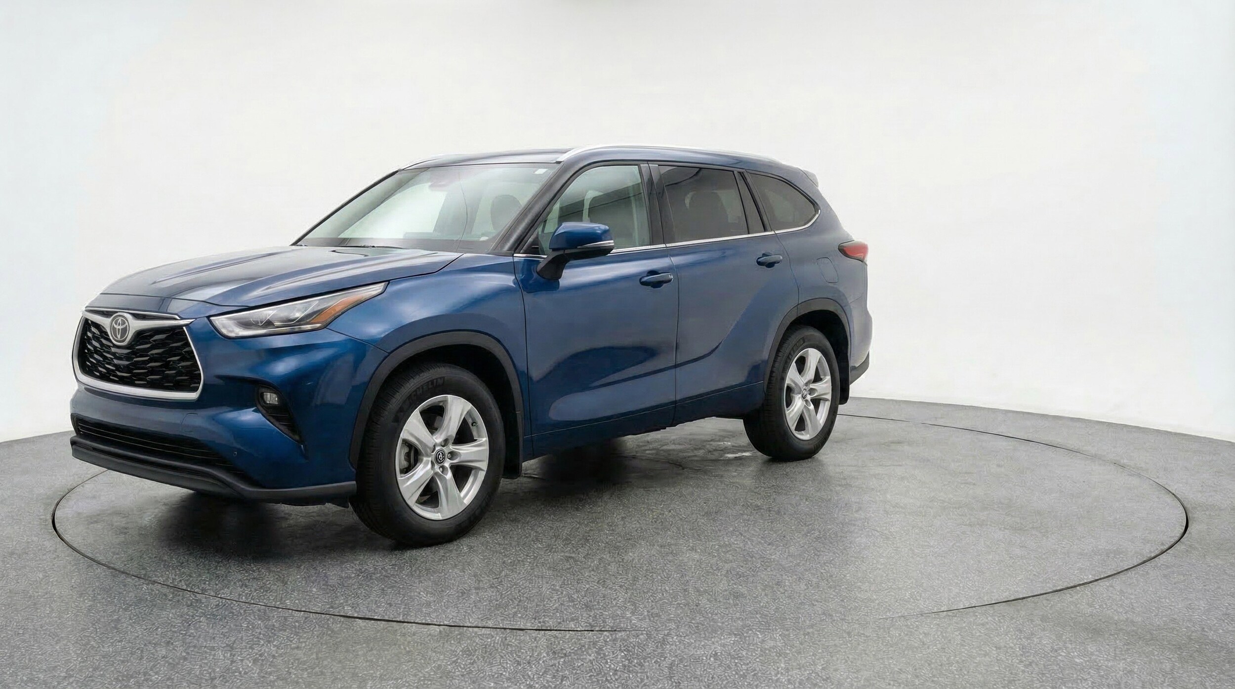 Thumbnail: 2025 Toyota Highlander - 3