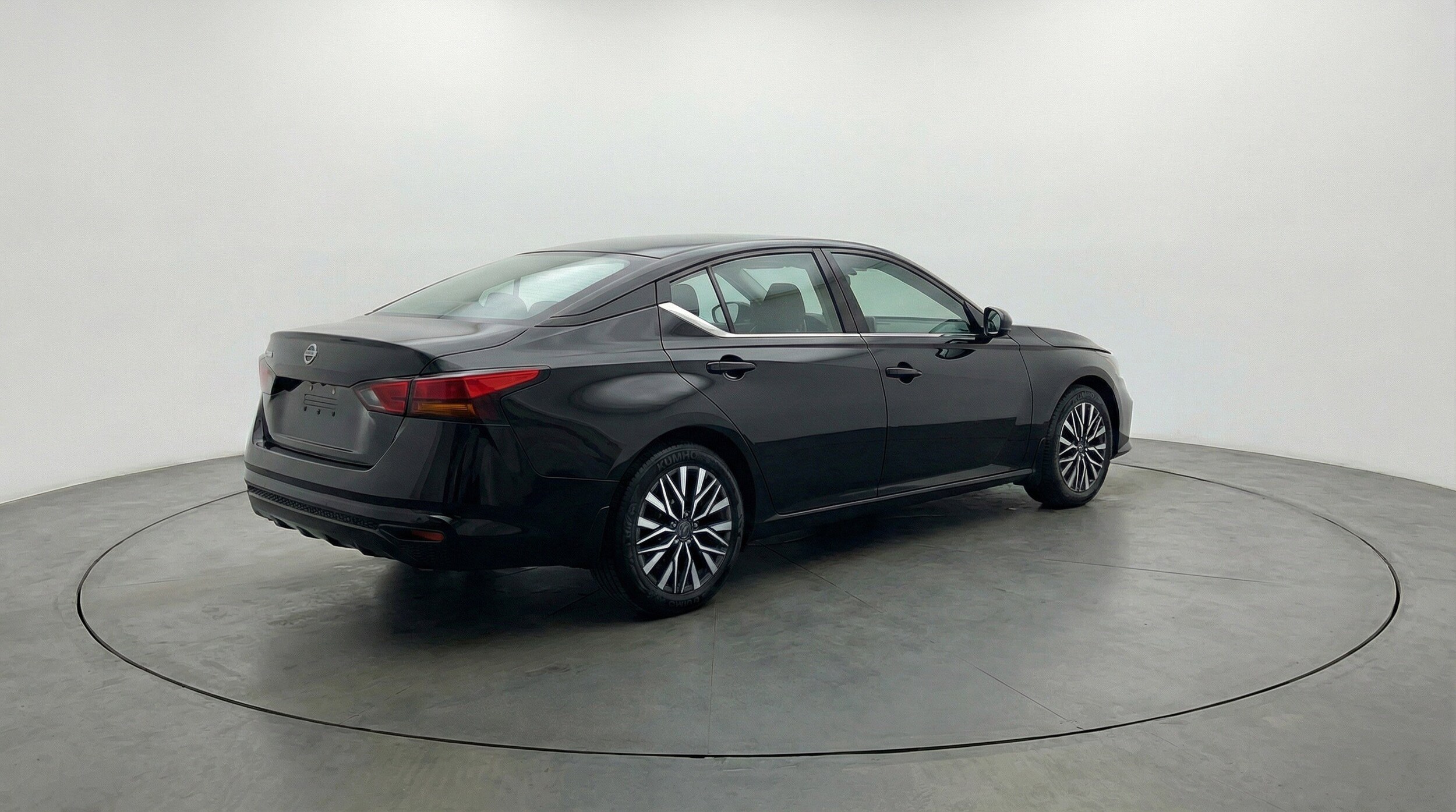 Thumbnail: 2025 Nissan Altima - 9