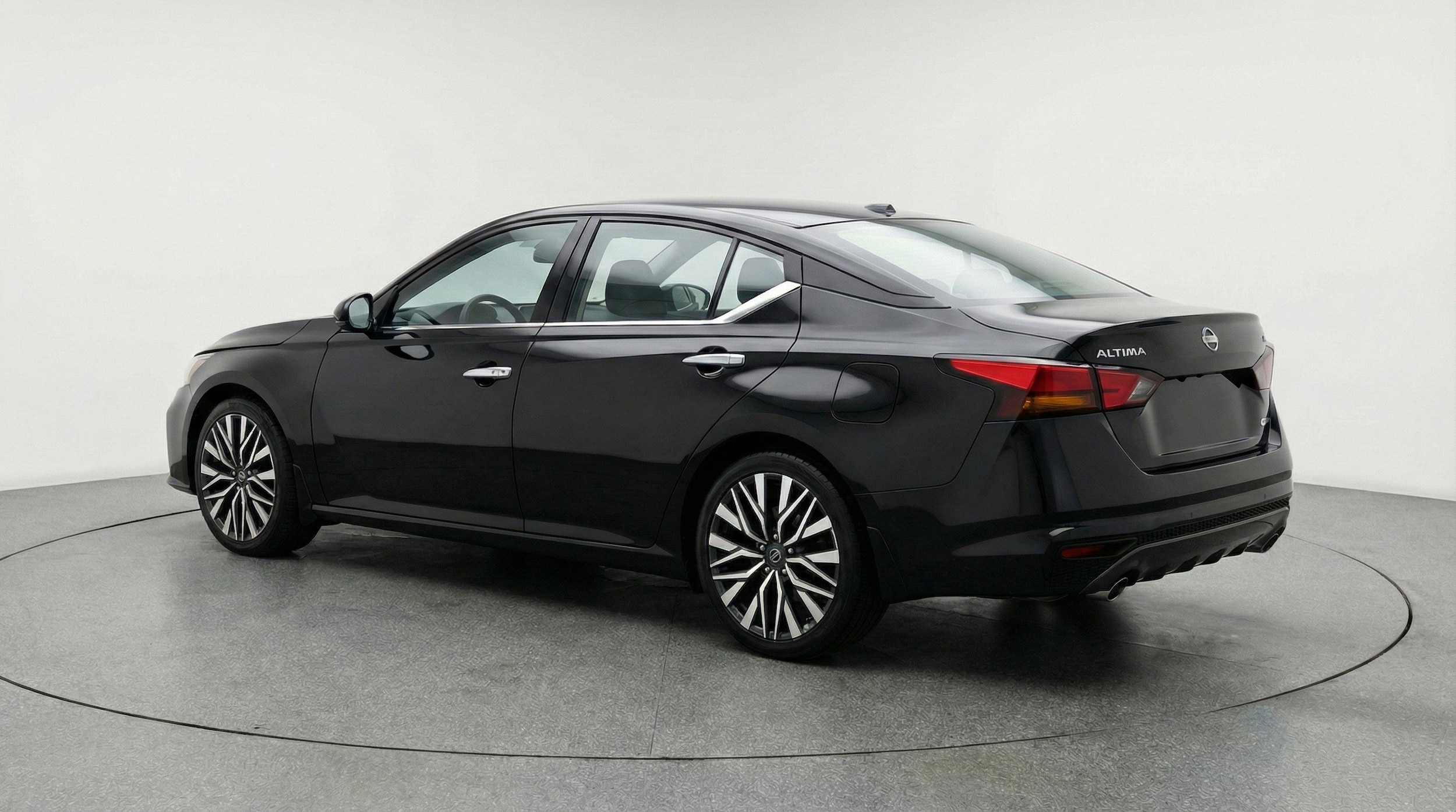 Thumbnail: 2025 Nissan Altima - 6