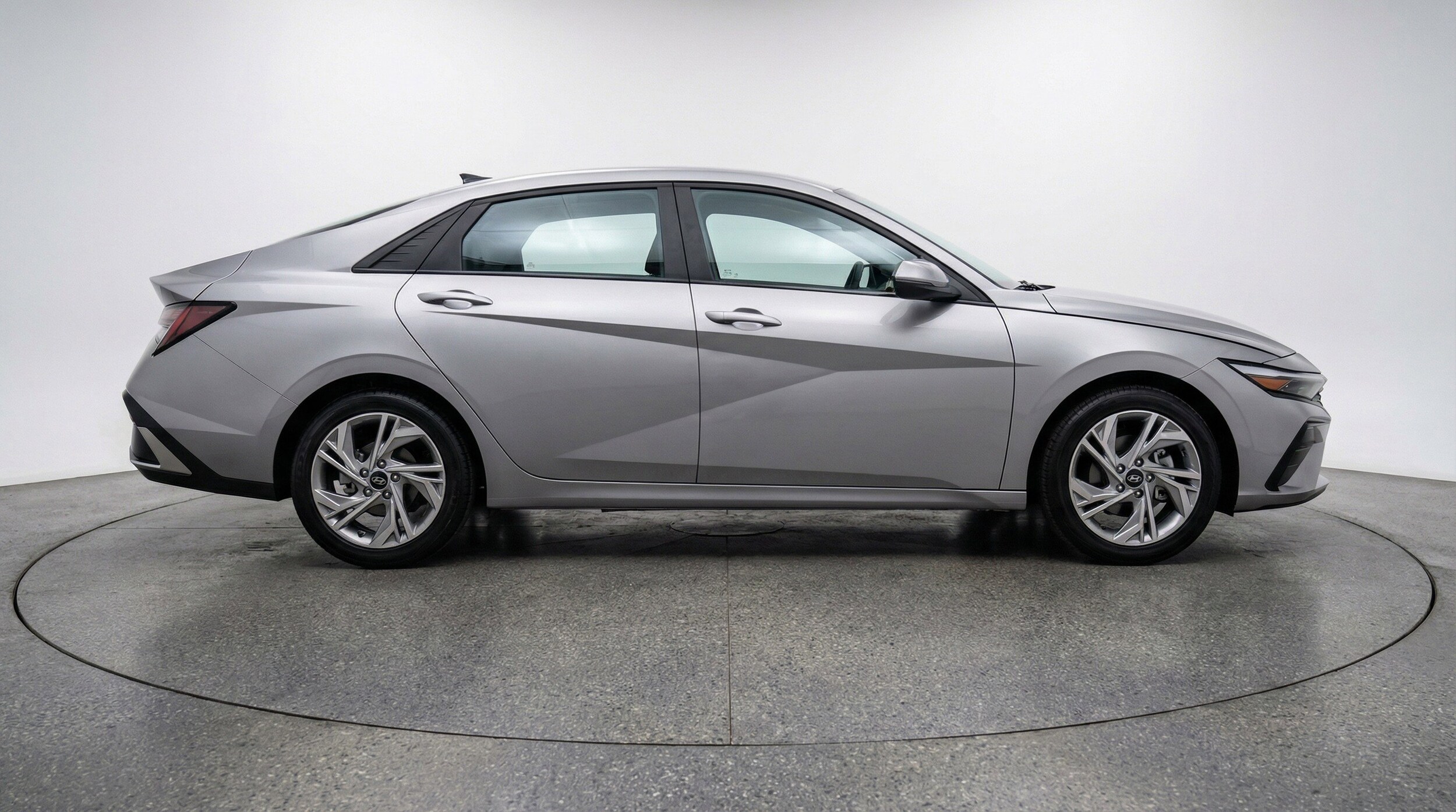 Thumbnail: 2025 Hyundai Elantra - 11