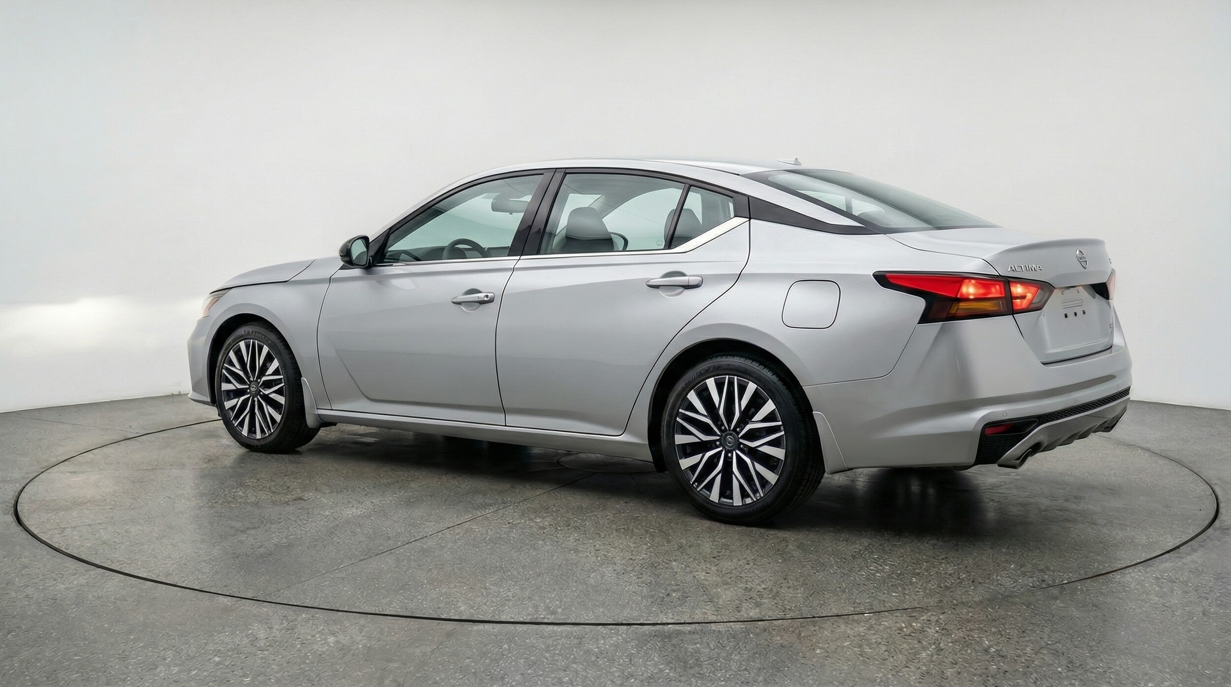 Thumbnail: 2025 Nissan Altima - 5