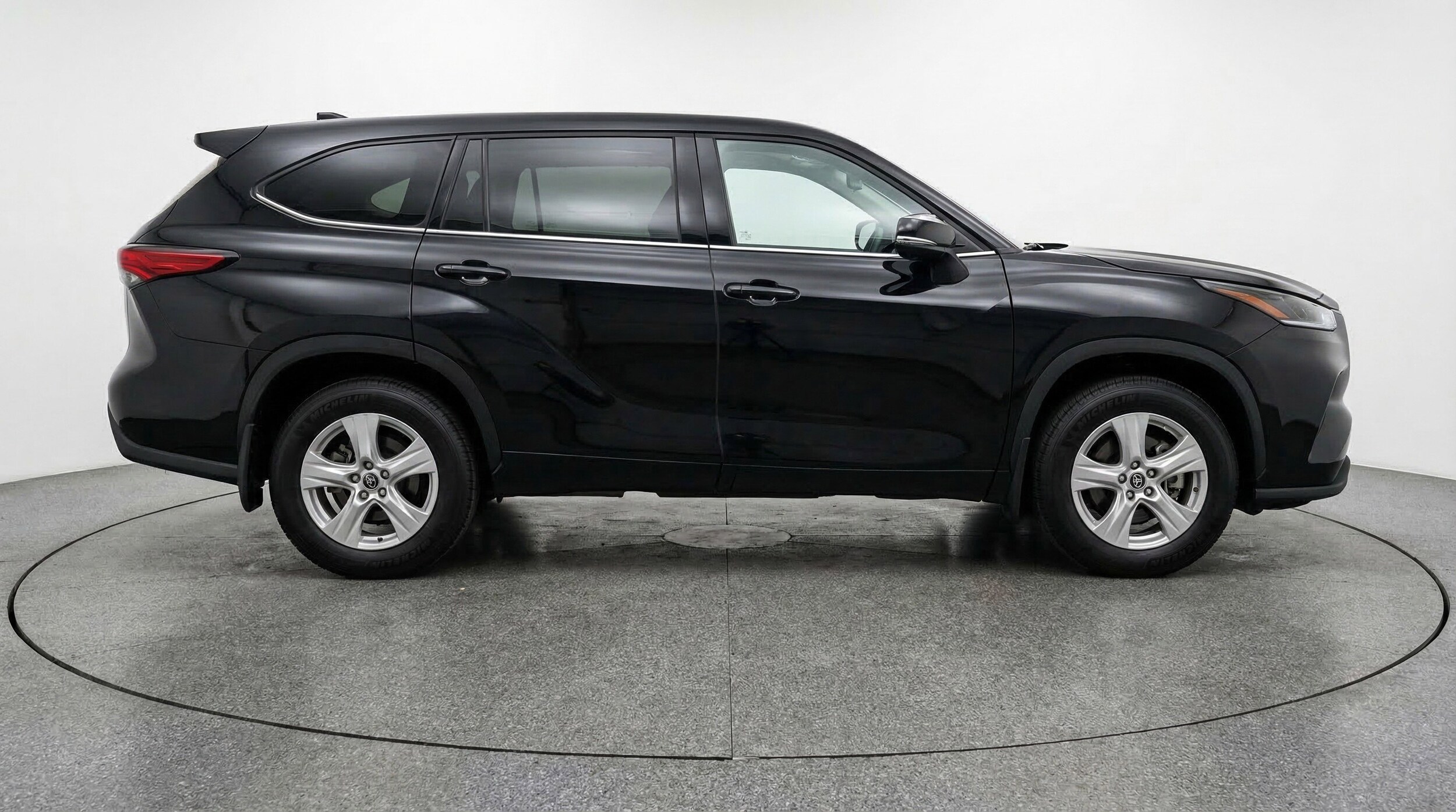 Thumbnail: 2025 Toyota Highlander - 11