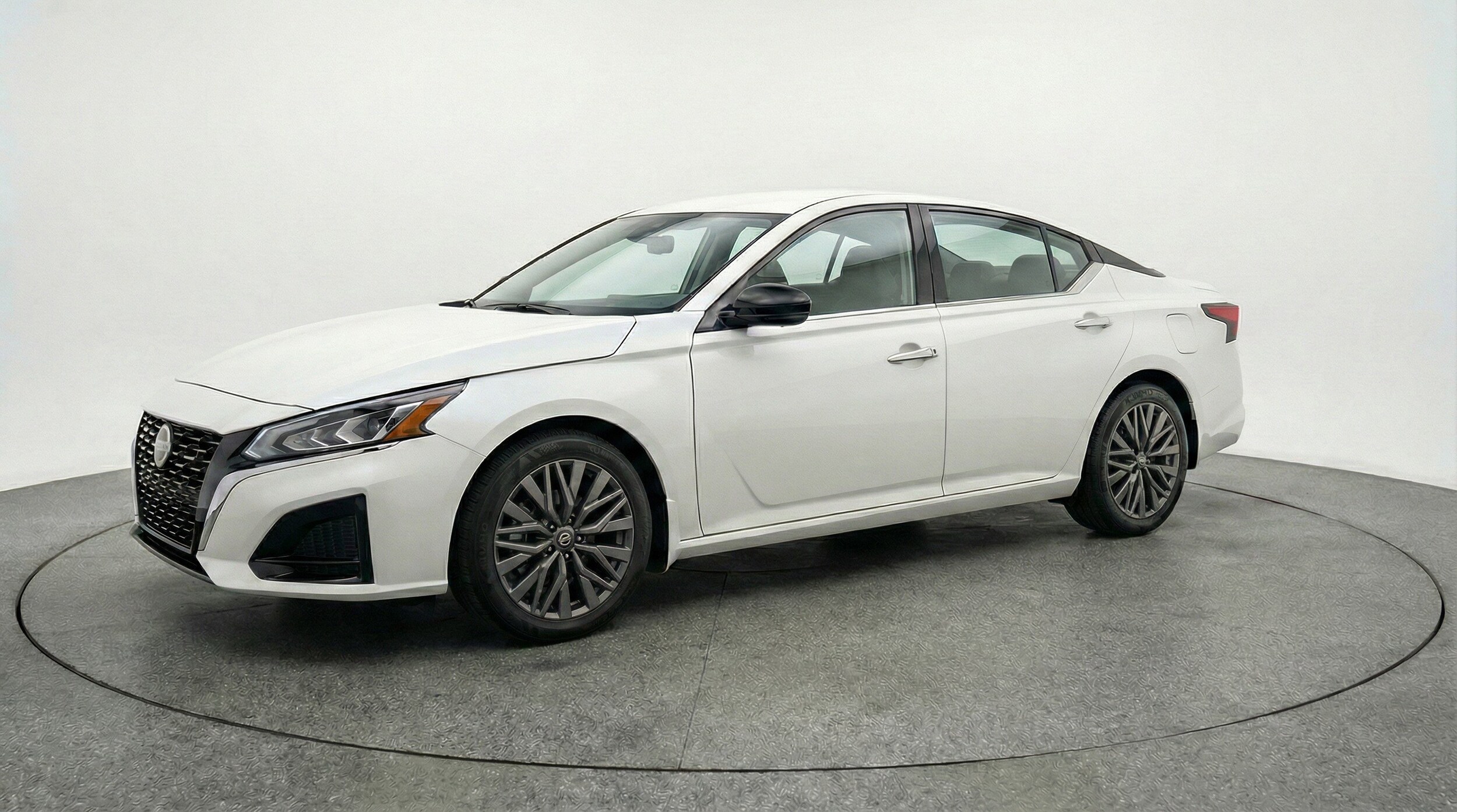 Thumbnail: 2025 Nissan Altima - 3