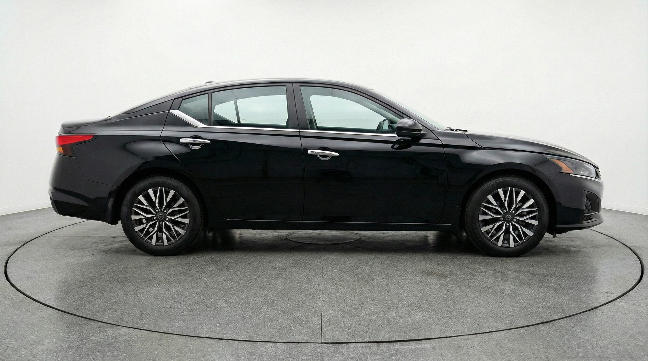 Thumbnail: 2025 Nissan Altima - 8