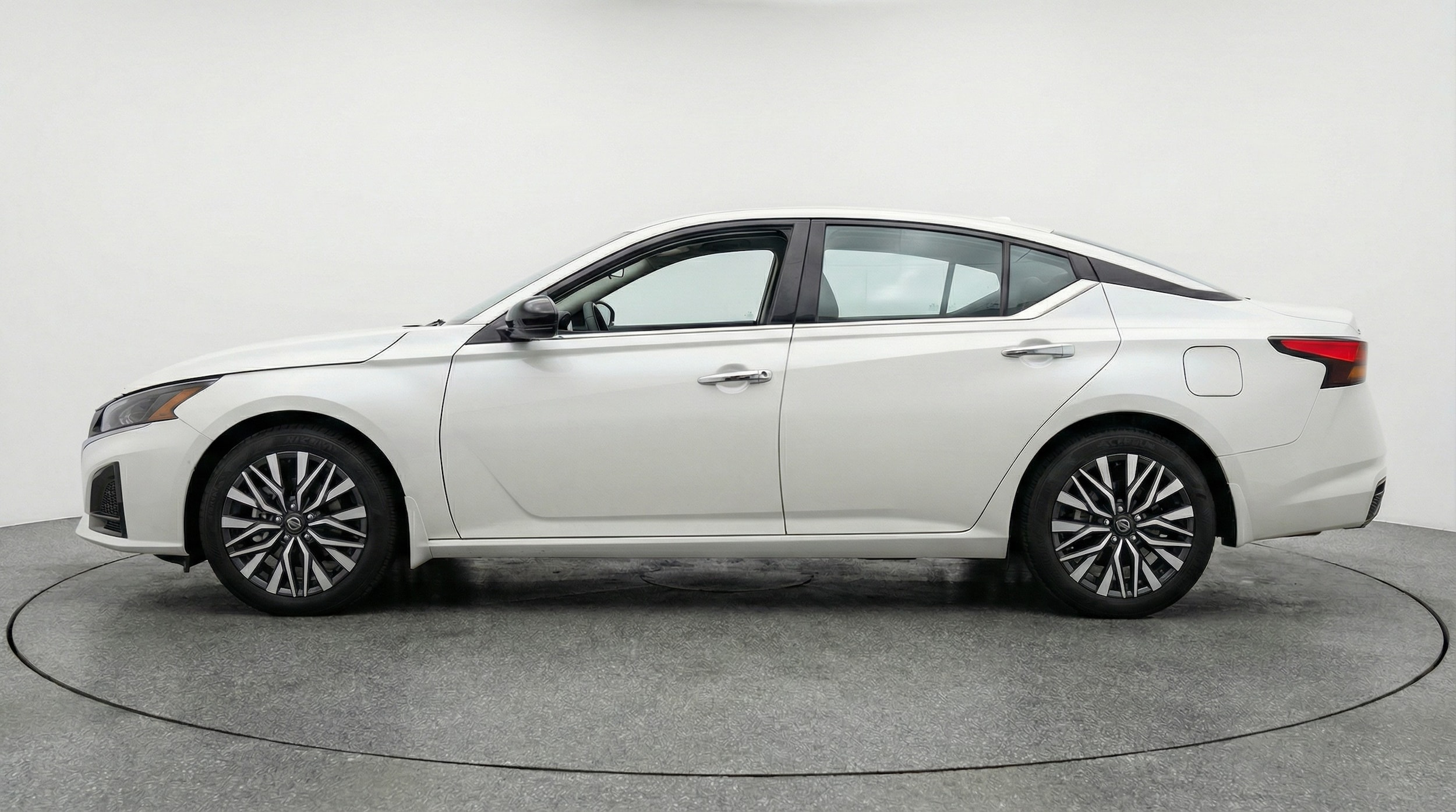 Thumbnail: 2025 Nissan Altima - 4