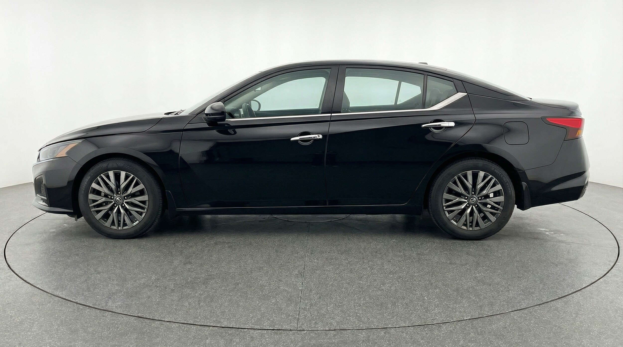 Thumbnail: 2025 Nissan Altima - 4