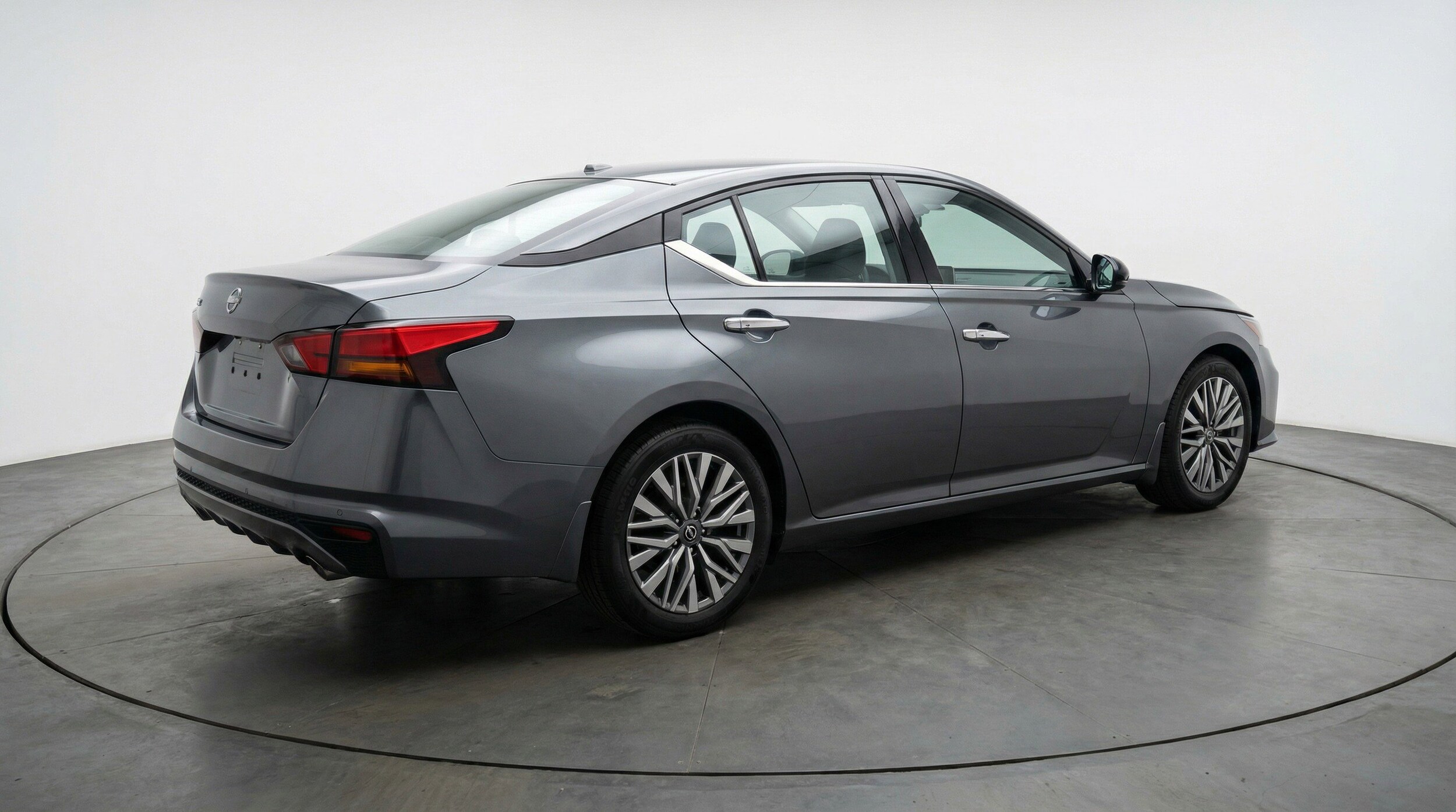 Thumbnail: 2025 Nissan Altima - 9