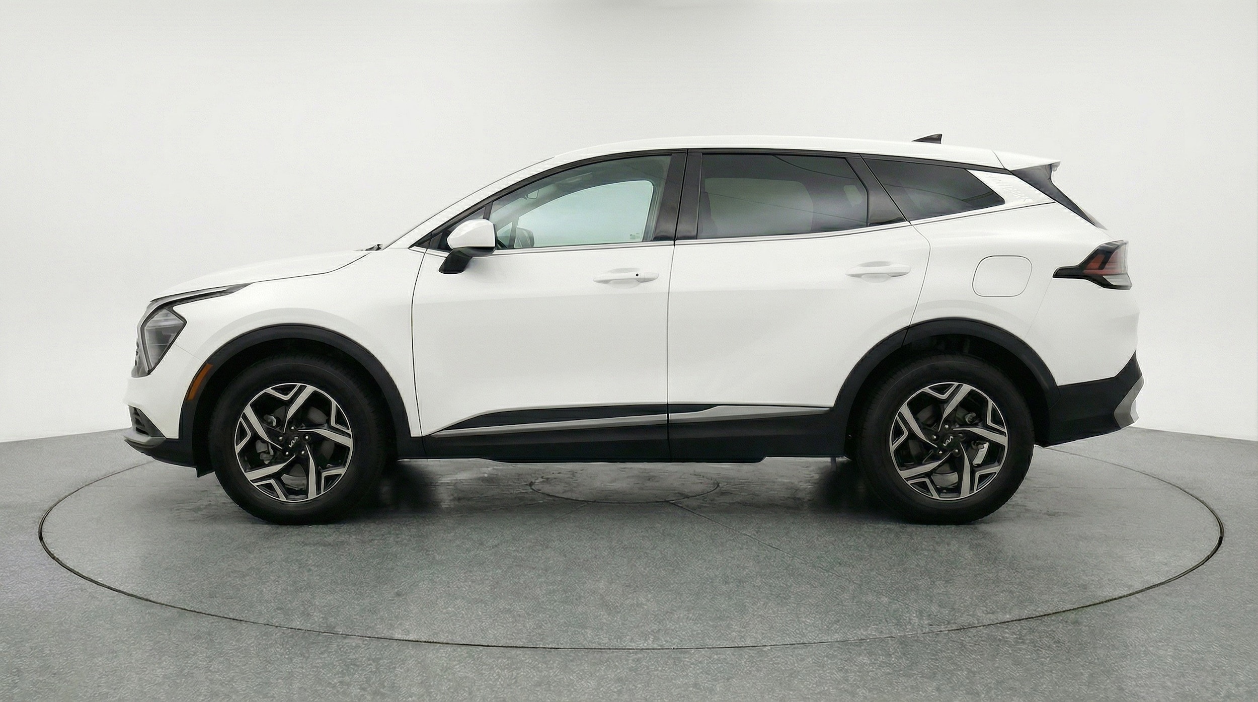 Thumbnail: 2025 Kia Sportage - 5