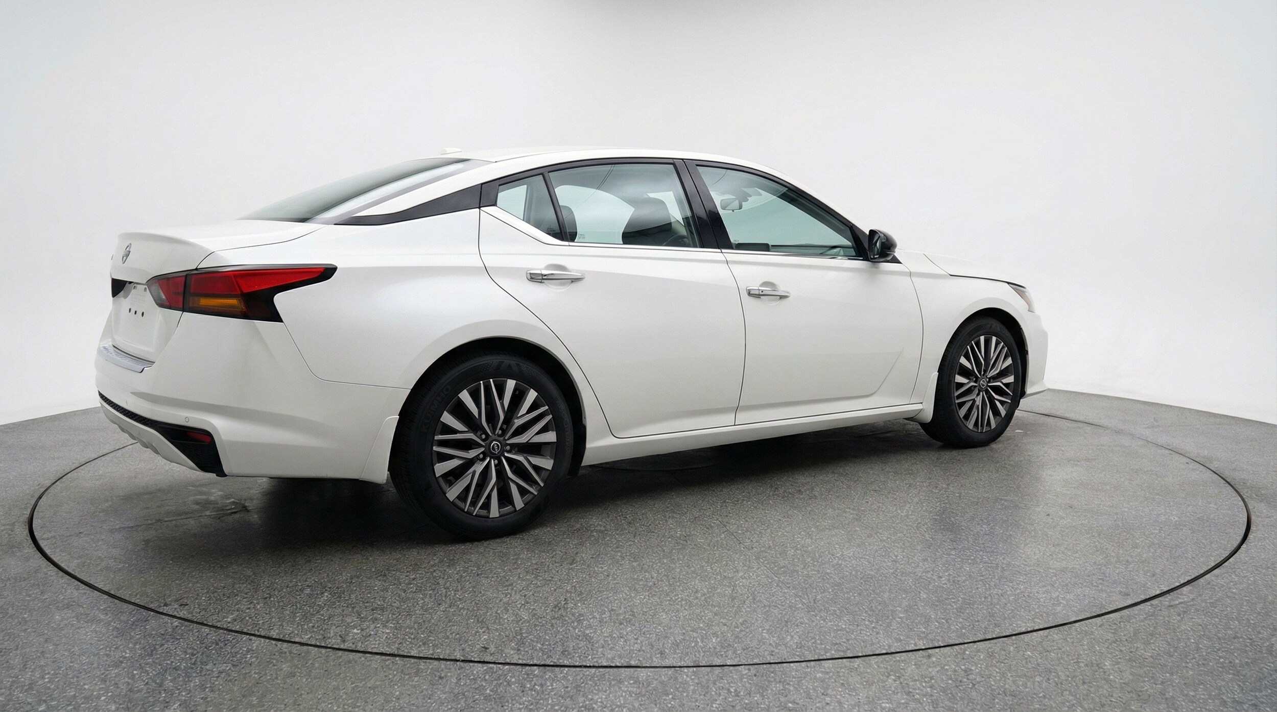 Thumbnail: 2025 Nissan Altima - 9