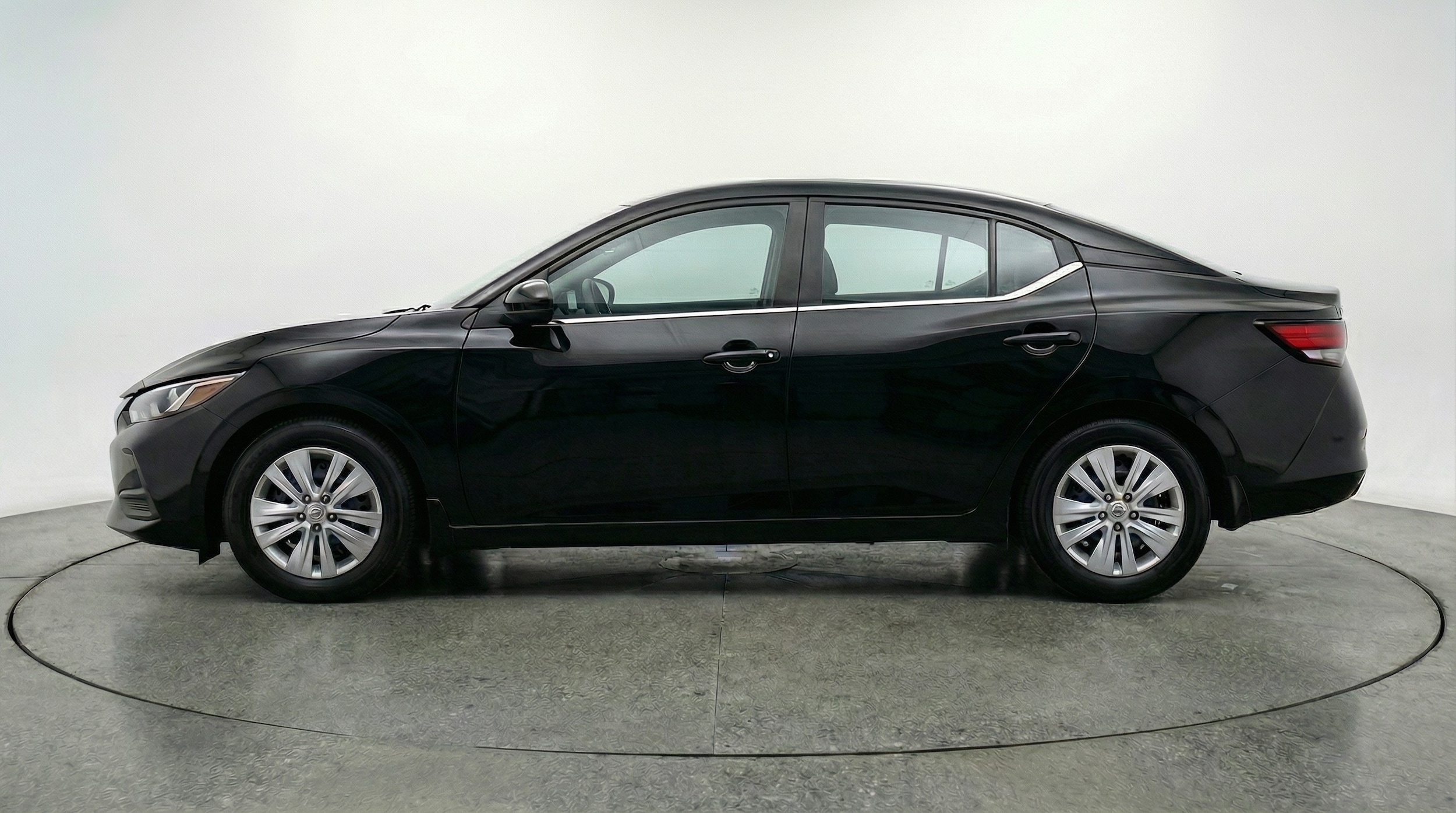 Thumbnail: 2025 Nissan Sentra - 4