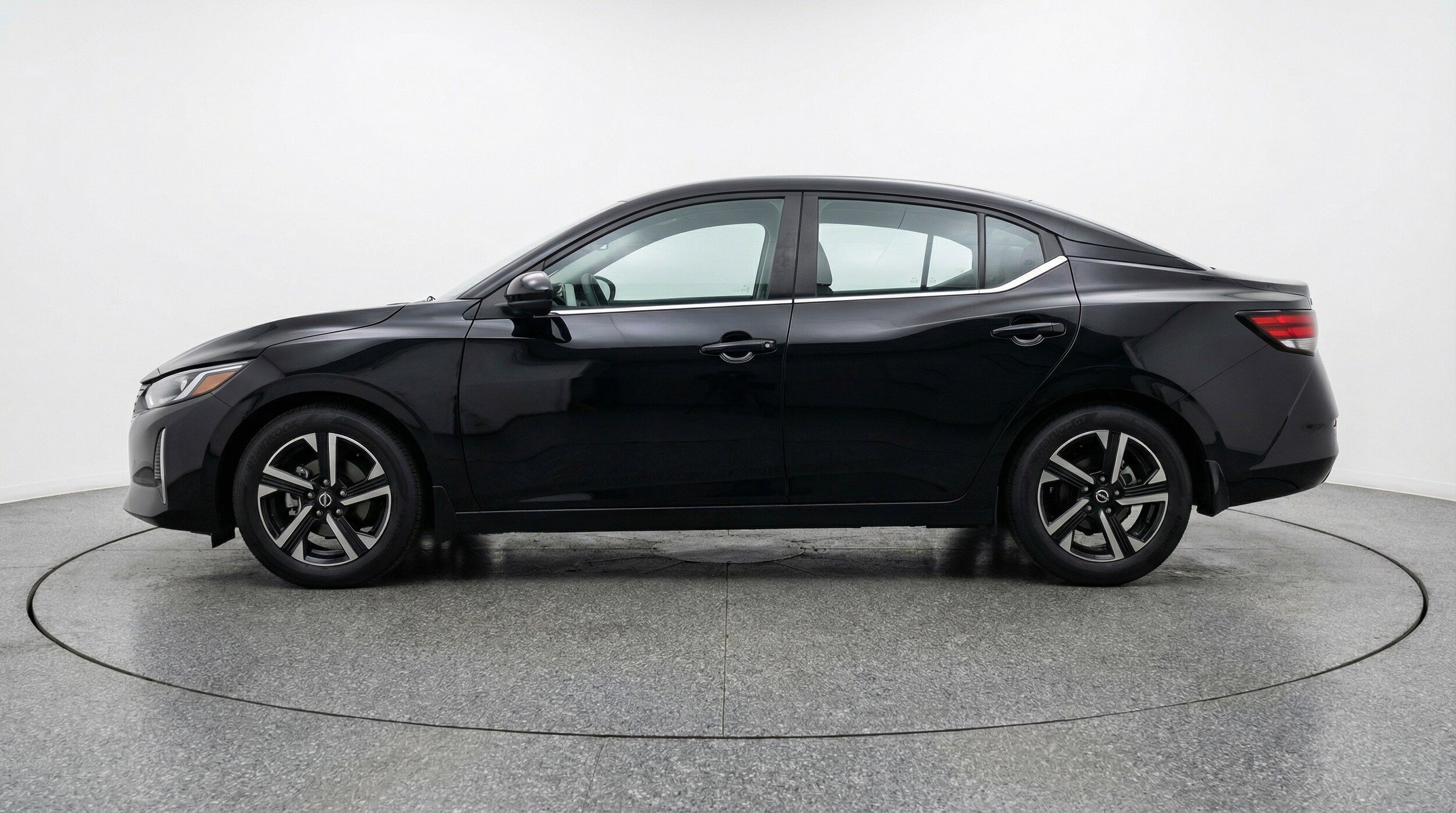 Thumbnail: 2025 Nissan Sentra - 5