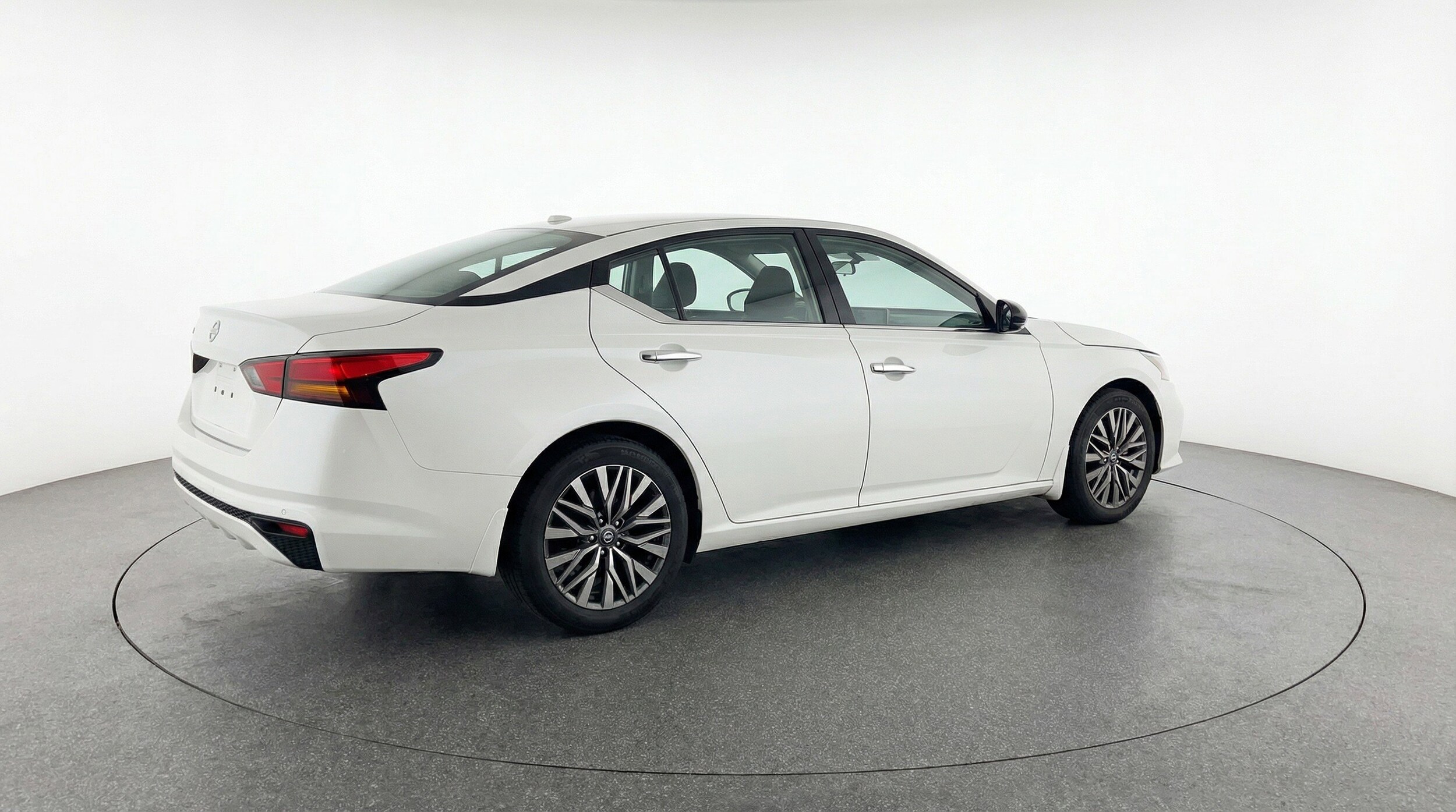 Thumbnail: 2025 Nissan Altima - 9