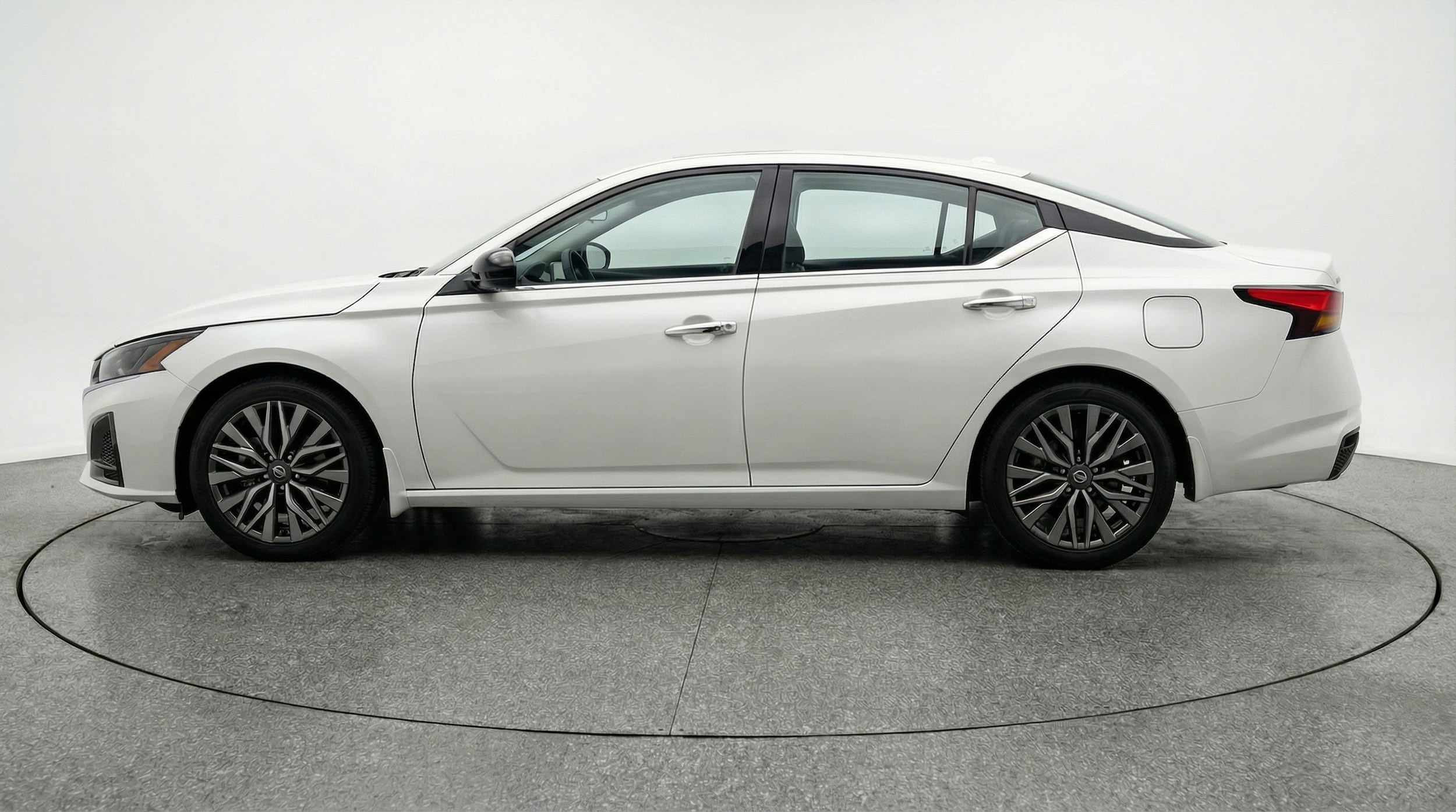 Thumbnail: 2025 Nissan Altima - 4