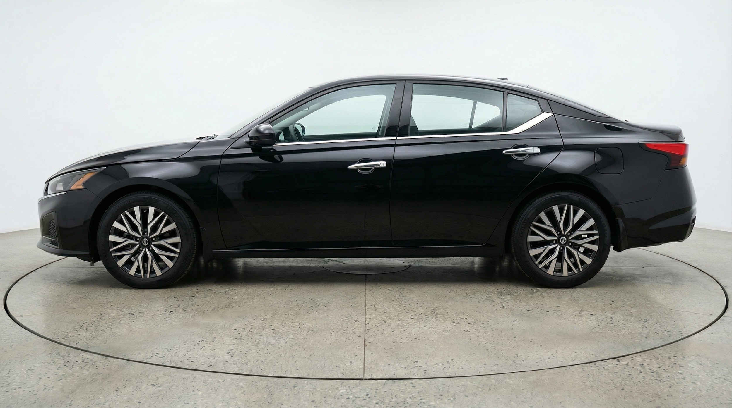 Thumbnail: 2025 Nissan Altima - 4