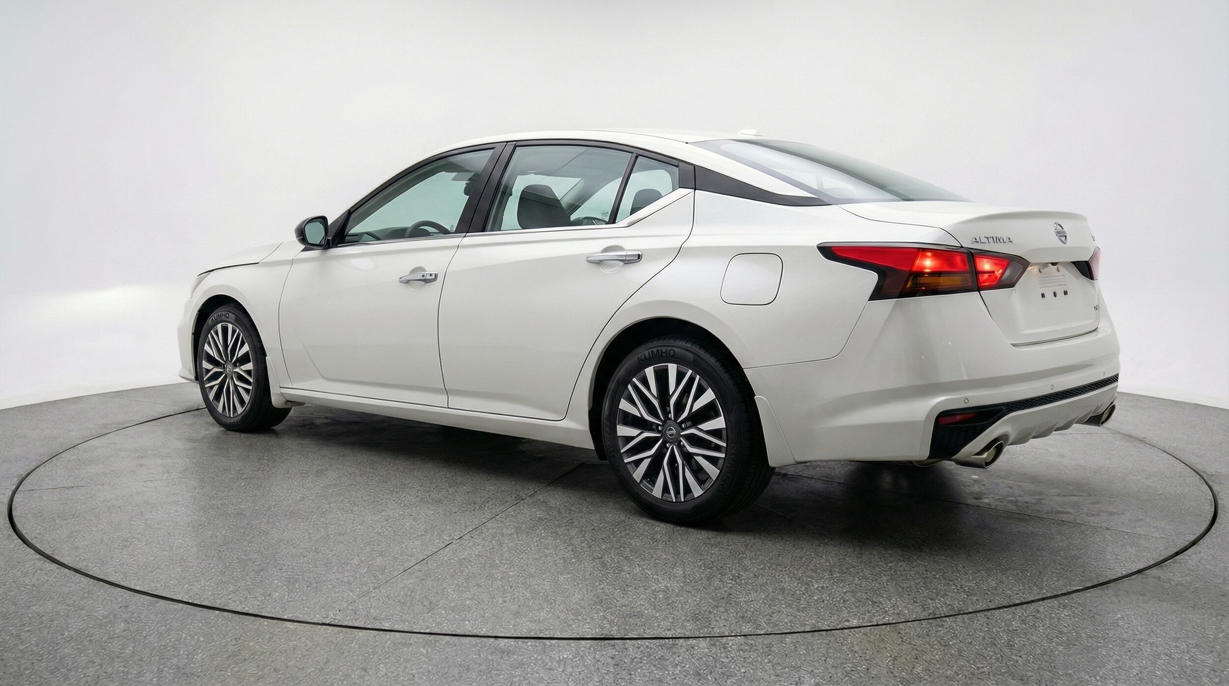 Thumbnail: 2025 Nissan Altima - 5