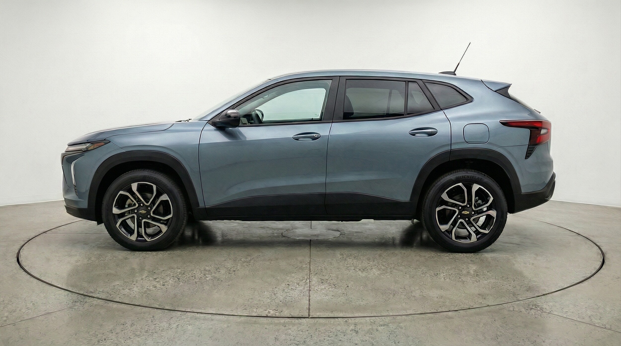 Thumbnail: 2025 Chevrolet Trax - 4