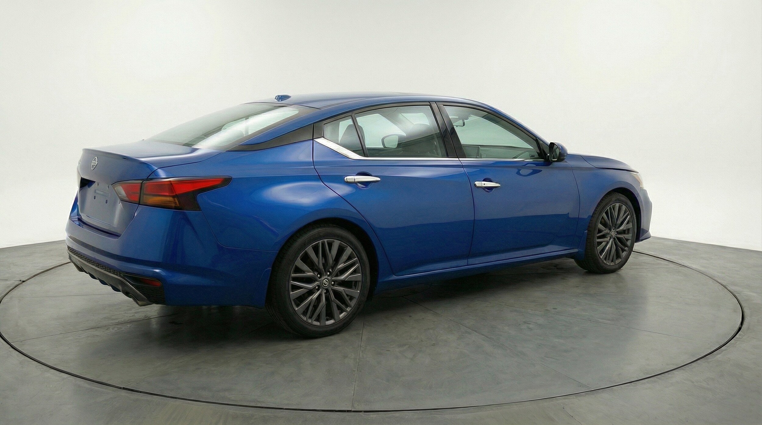 Thumbnail: 2025 Nissan Altima - 9