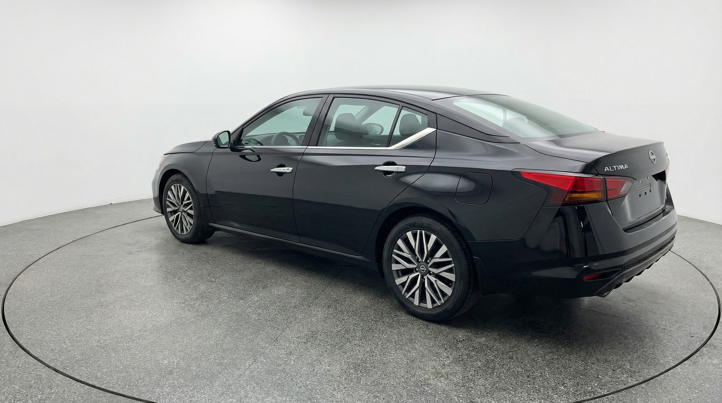 Thumbnail: 2025 Nissan Altima - 5