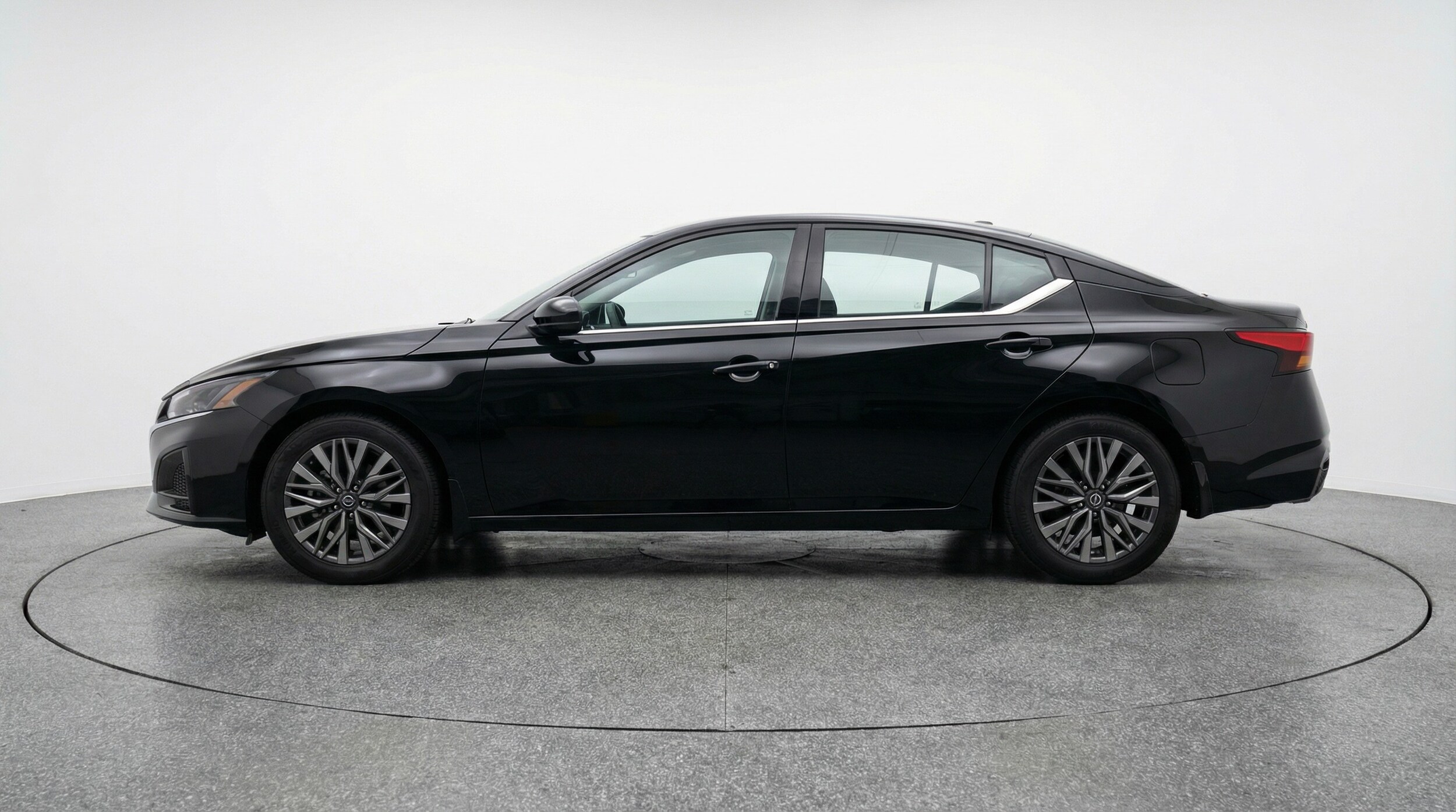 Thumbnail: 2025 Nissan Altima - 4