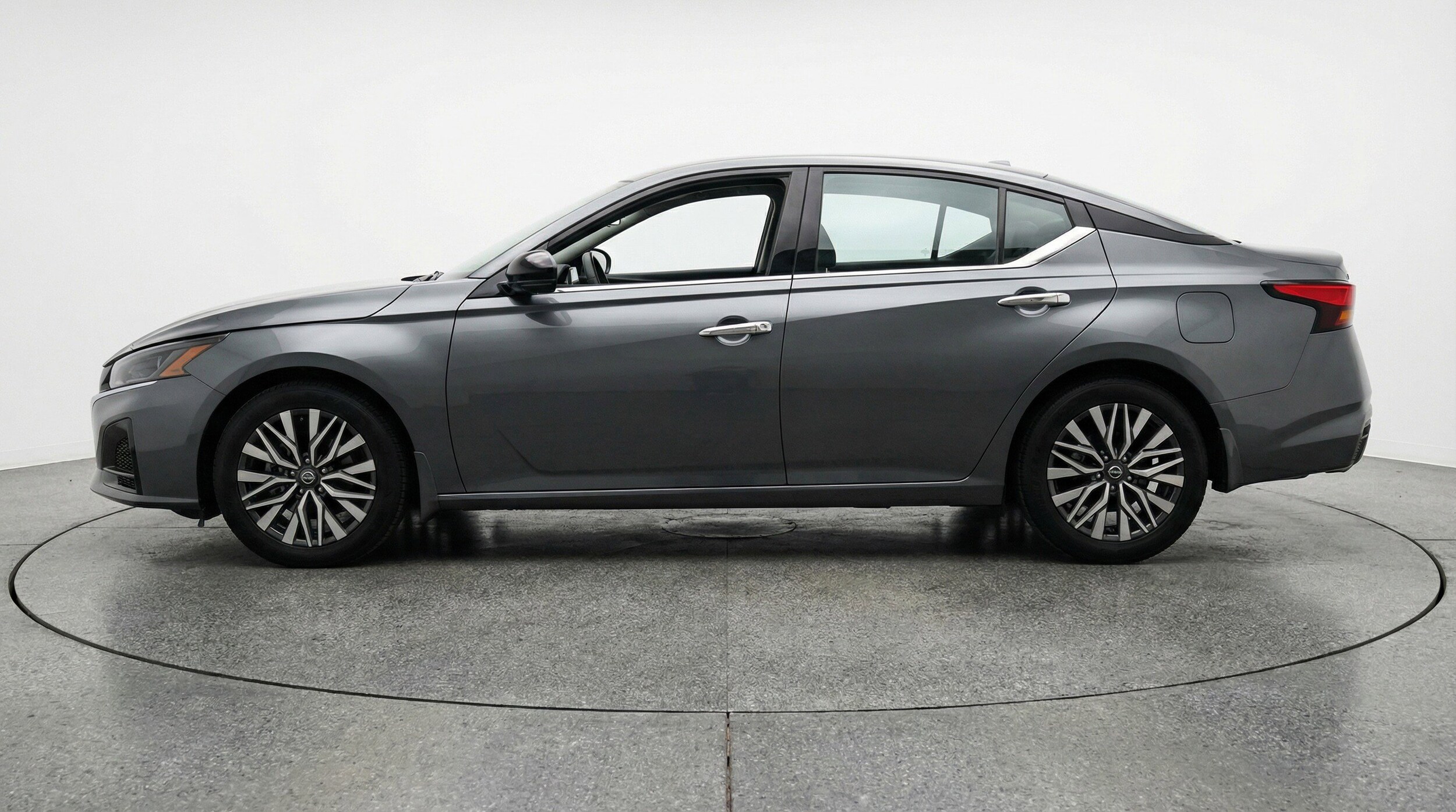 Thumbnail: 2025 Nissan Altima - 5