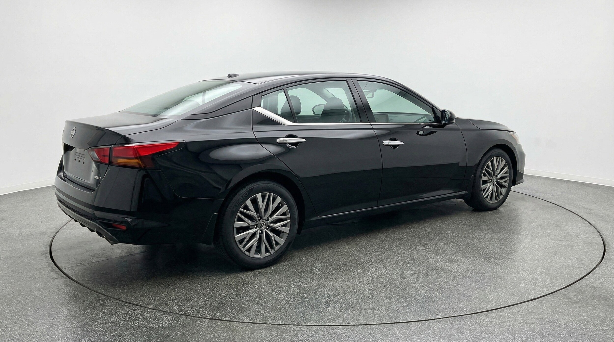 Thumbnail: 2025 Nissan Altima - 9