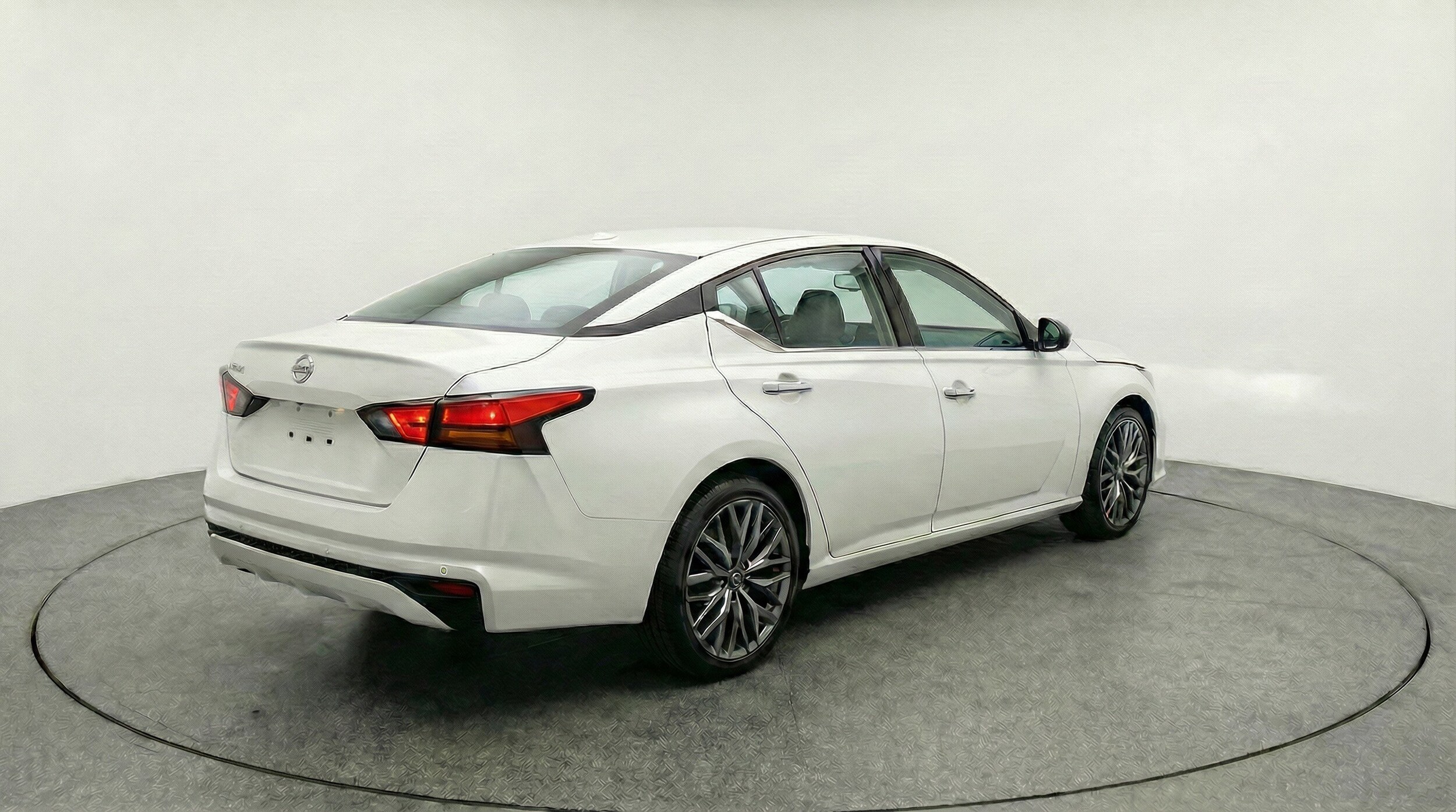 Thumbnail: 2025 Nissan Altima - 9