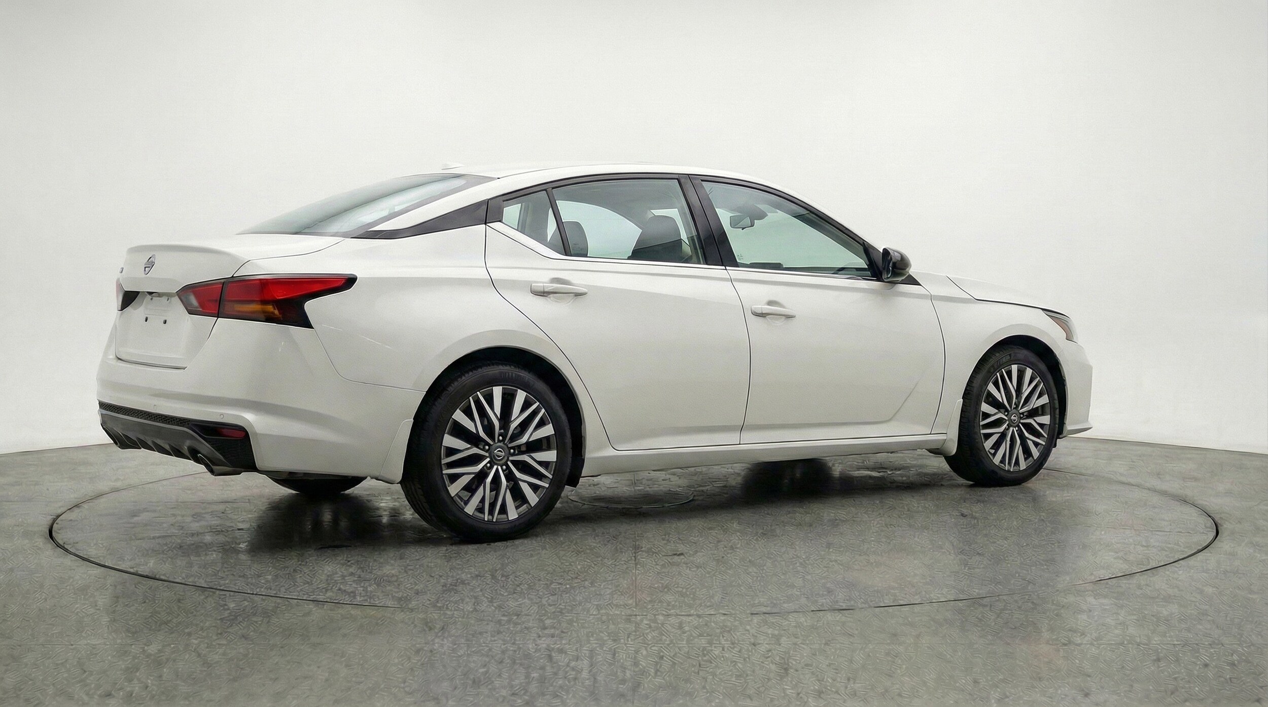 Thumbnail: 2025 Nissan Altima - 9