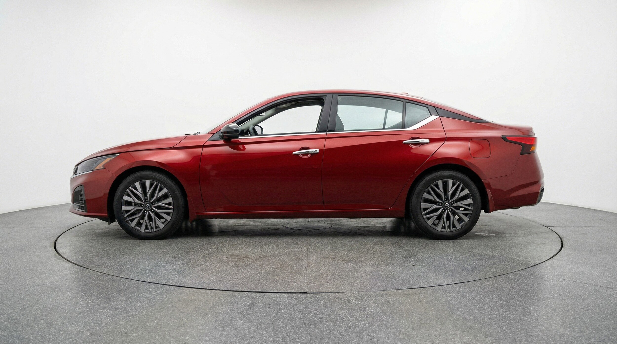 Thumbnail: 2025 Nissan Altima - 5