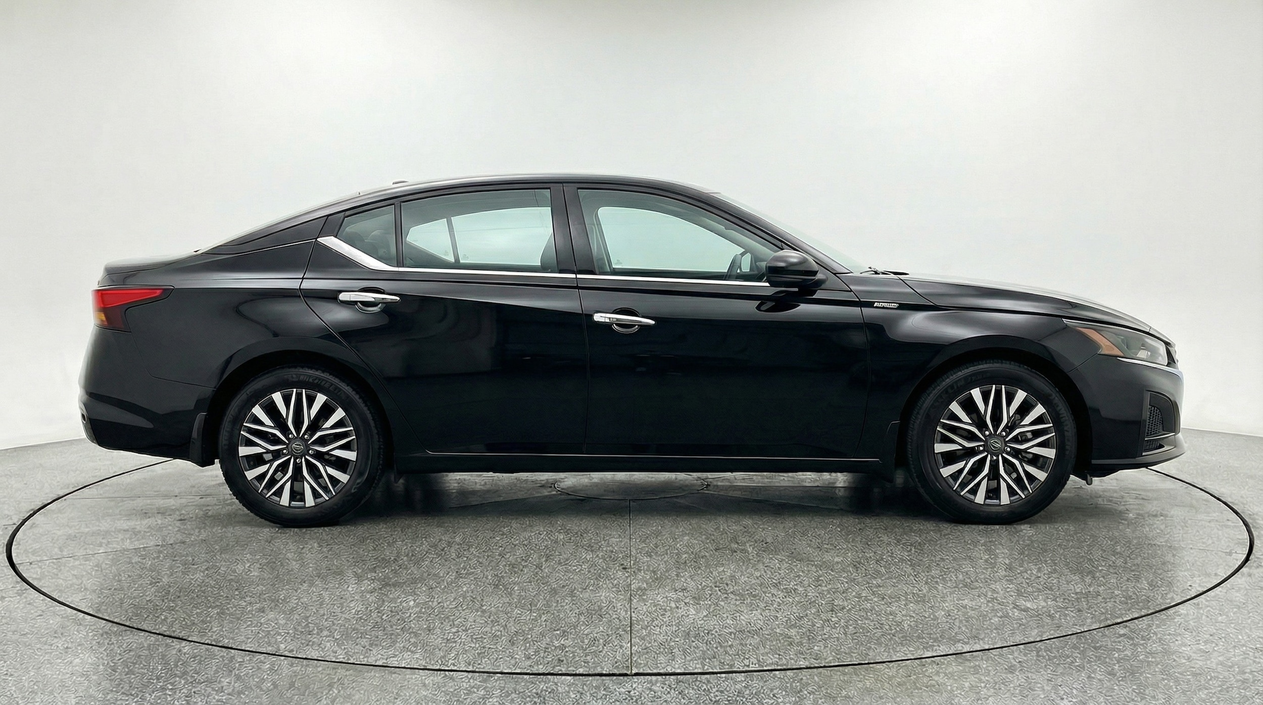 Thumbnail: 2025 Nissan Altima - 8