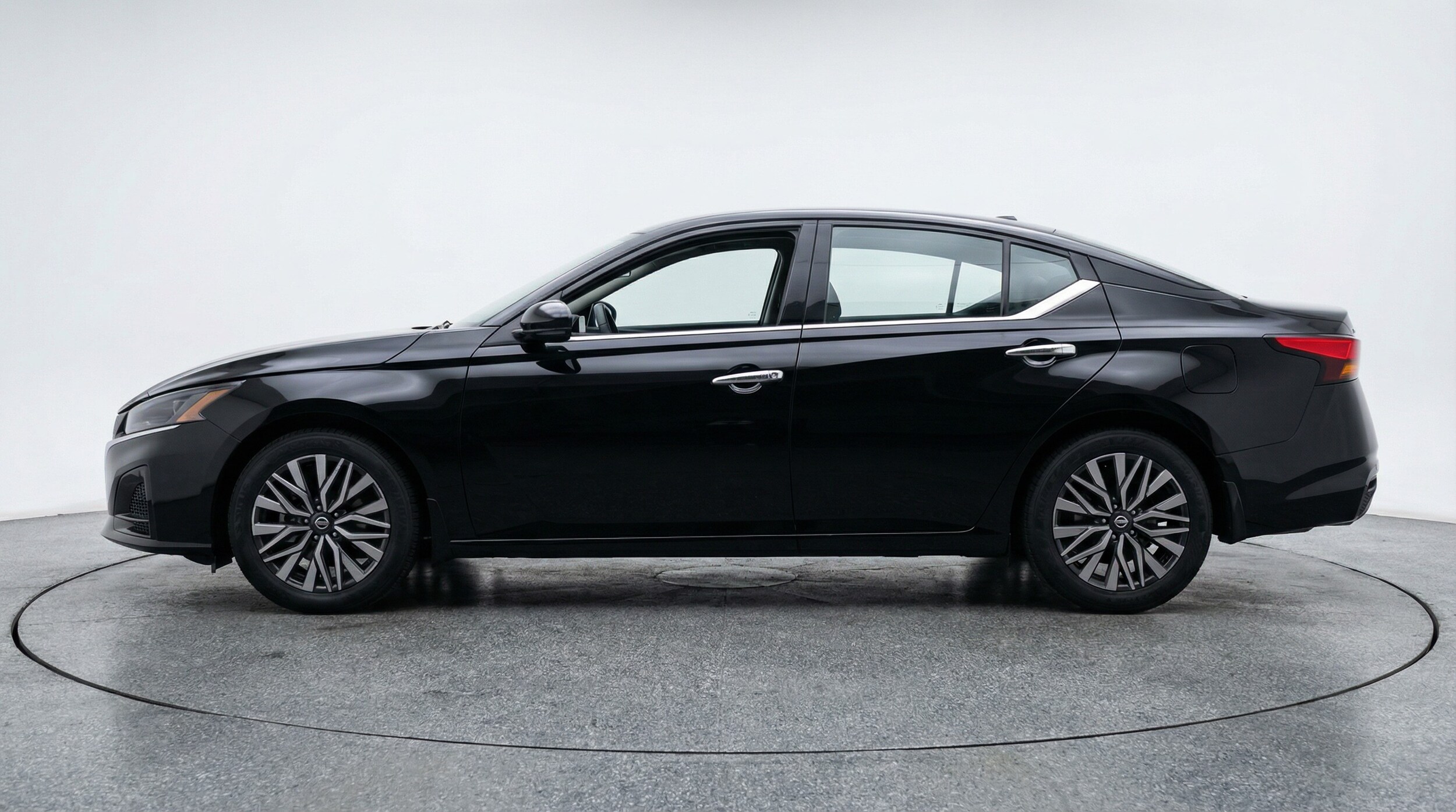 Thumbnail: 2025 Nissan Altima - 4