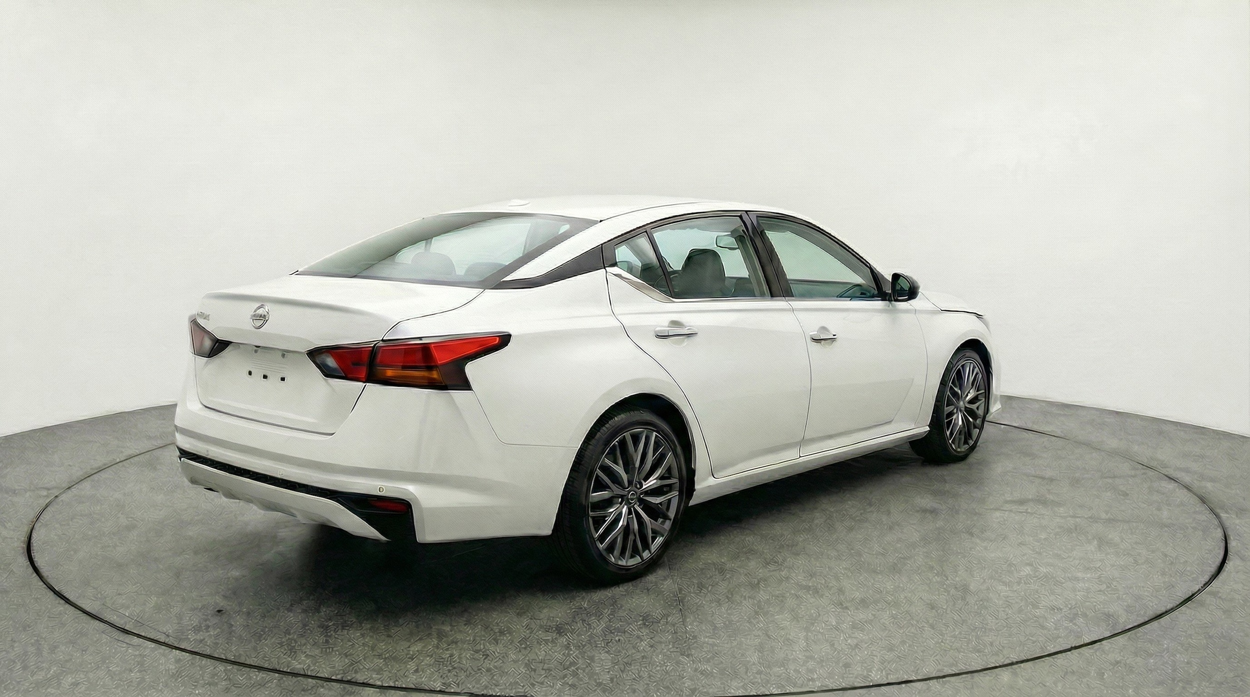 Thumbnail: 2025 Nissan Altima - 9