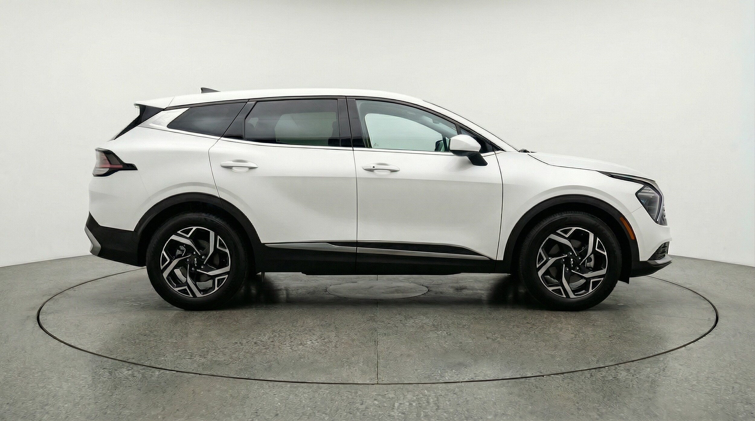 Thumbnail: 2025 Kia Sportage - 8